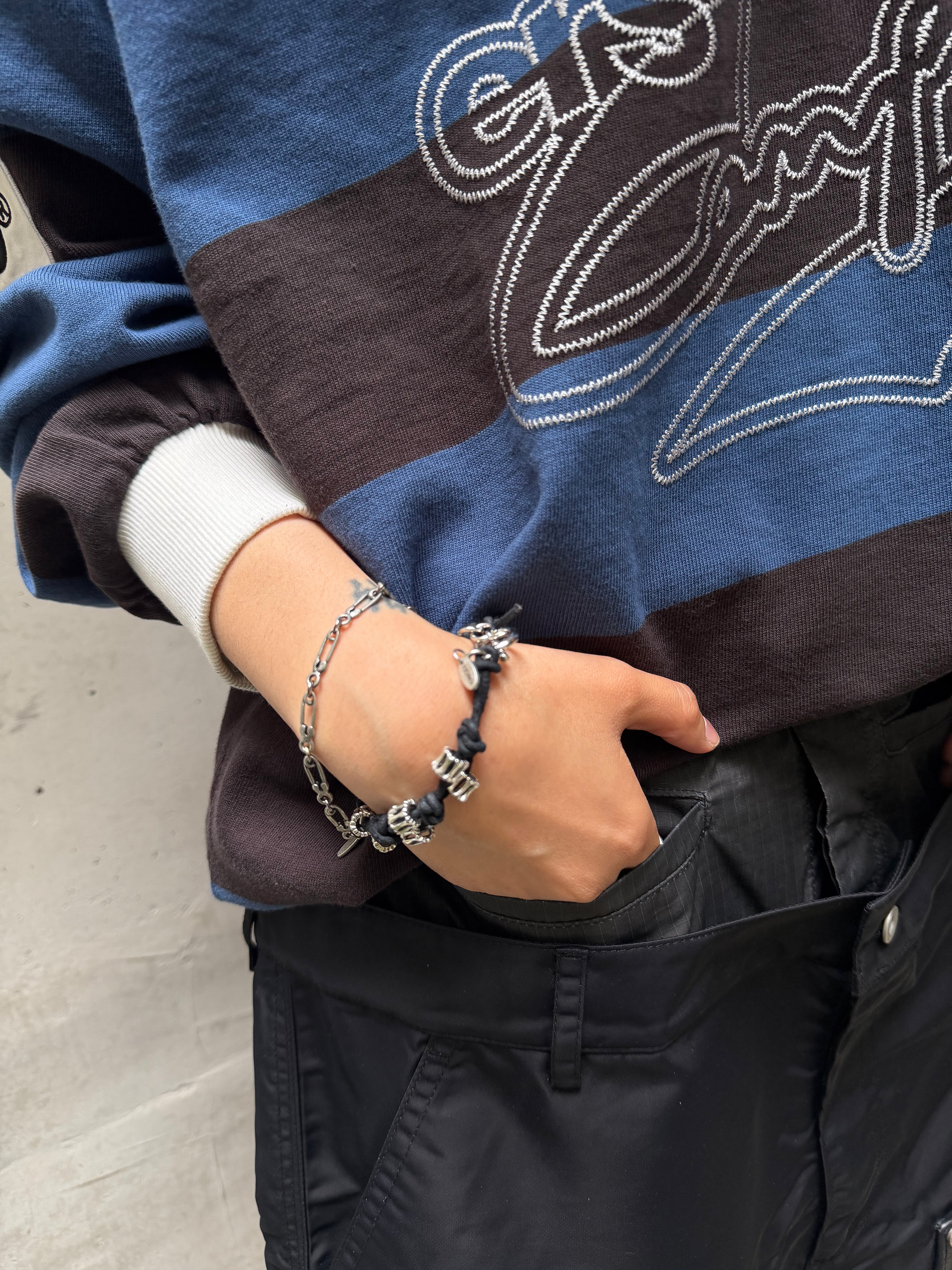 Hono Report Cow Suede Bracelet Black, eS Accel OG Black 착용 스타일 - 6