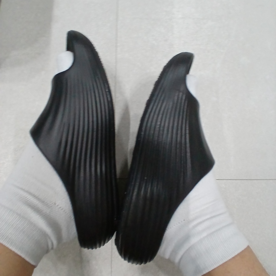 Nike ReactX Rejuven8 Slide Black 착용 스타일