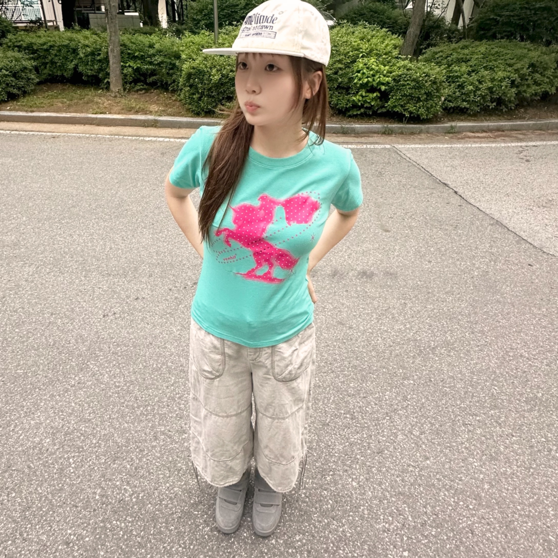 COYSEIO Coy Bumble Sneakers Grey 착용 스타일 - 2