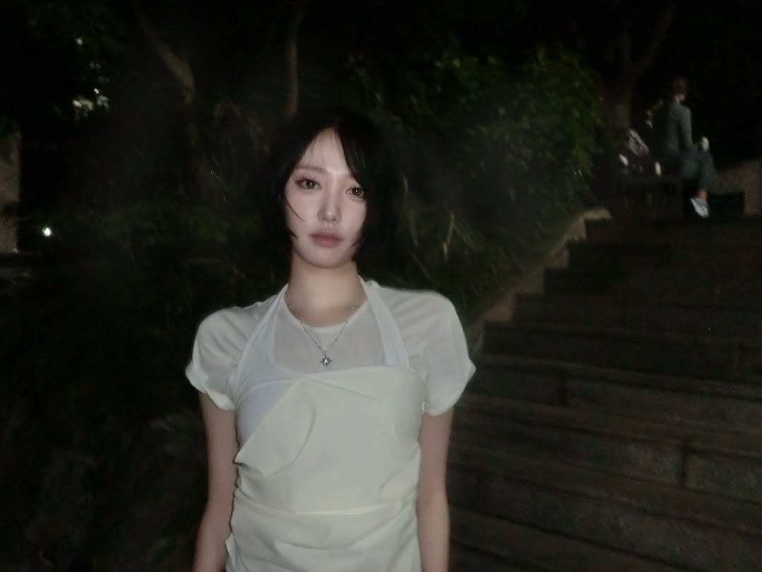 VOONT Diagonal Panel Halter Sleeveless (IVORY) 착용 스타일 - 6