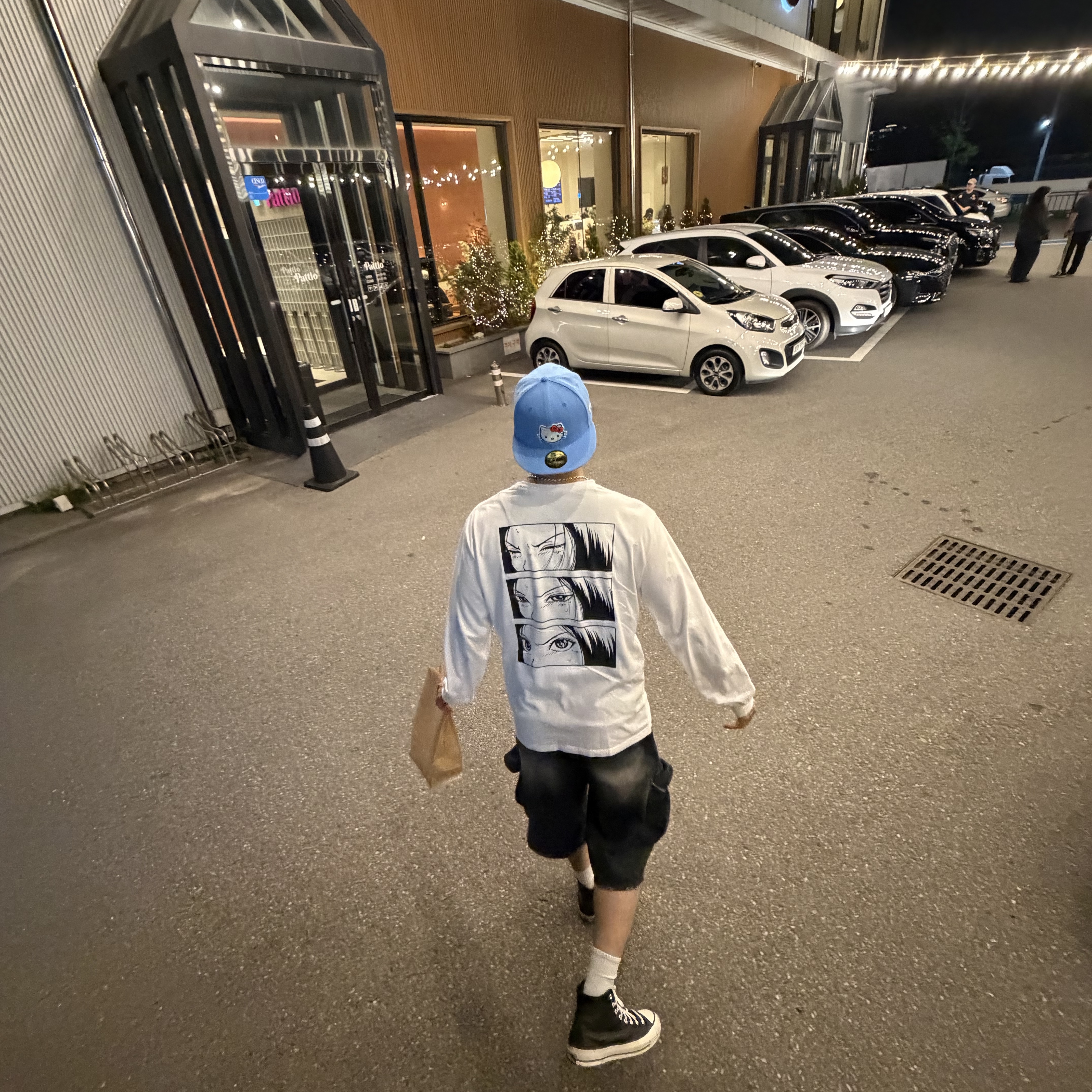 New Era x Hello Kitty Size Cap Radiant Blue, Converse Chuck 70 Leather Black μ°©μ© μ€νμΌ - 2