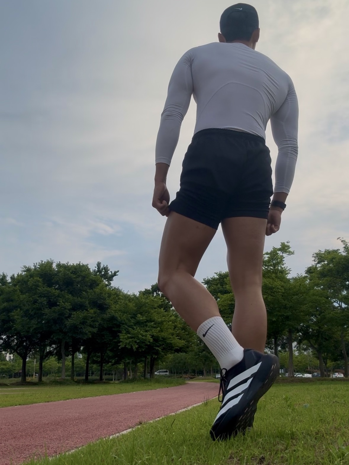 Adidas Adizero EVO SL Core Black Cloud White 착용 스타일