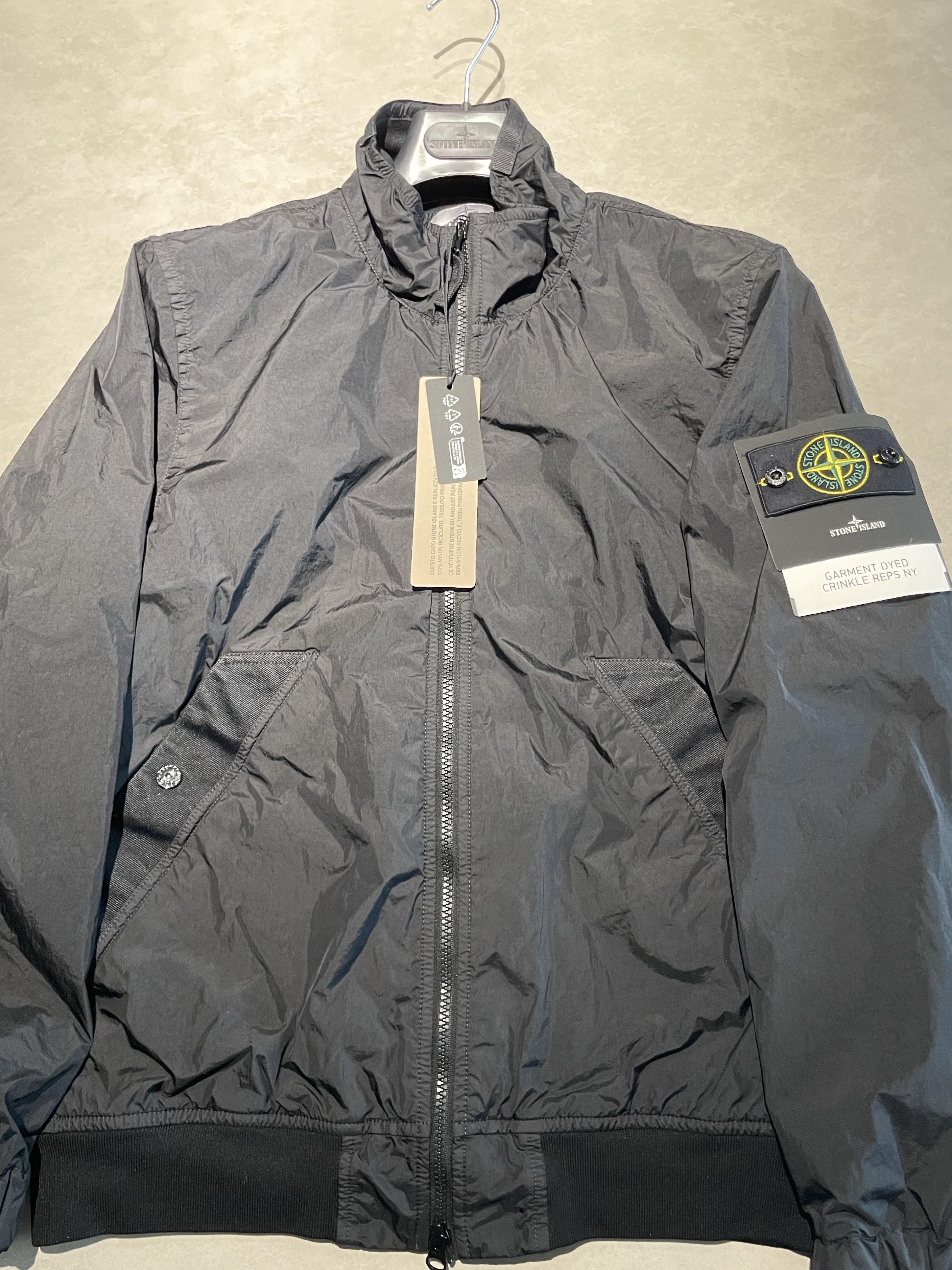 Stone Island 4100111 Garment Dyed Crinkle Reps Nylon Blouson Black - 26SS 착용 스타일 - 3