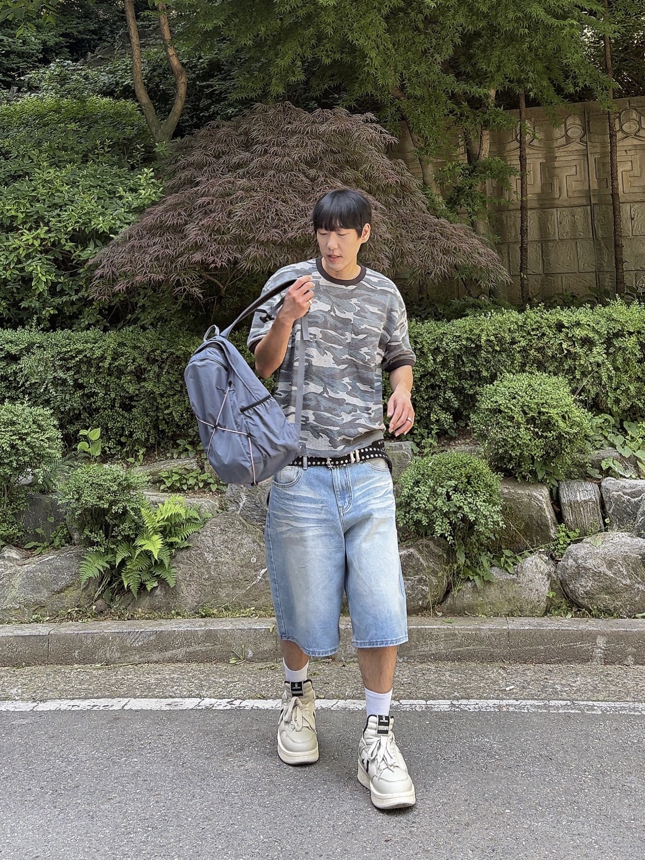 [KREAM 단독] MAZIUNTITLED Roam Pack Dusty Blue 착용 스타일 - 6