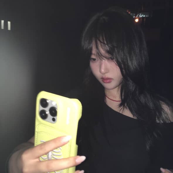 BLAMESTUDIO Green Skull Leather case 착용 스타일 - 1