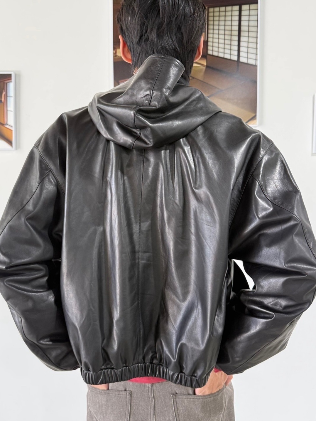 Amomento Lamb Skin Leather Hood Jumper Black - 26SS 착용 스타일 - 3