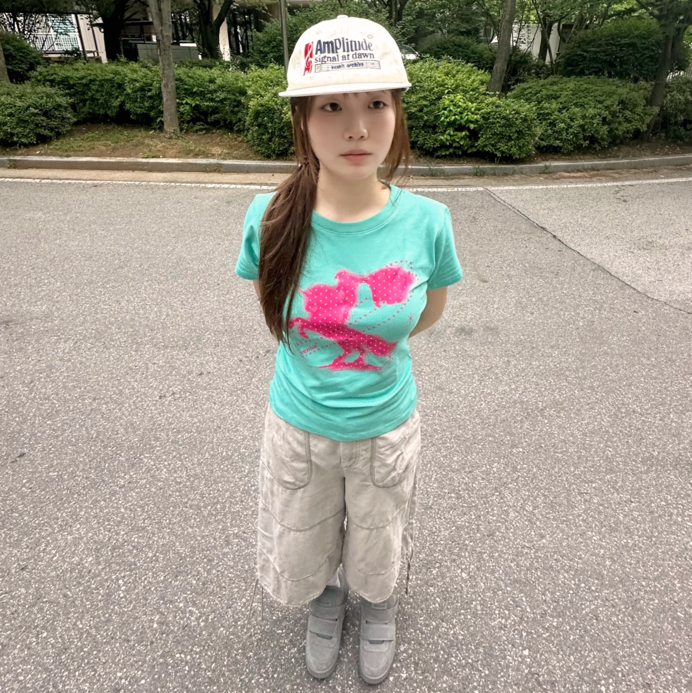 COYSEIO Coy Bumble Sneakers Grey 착용 스타일 - 1