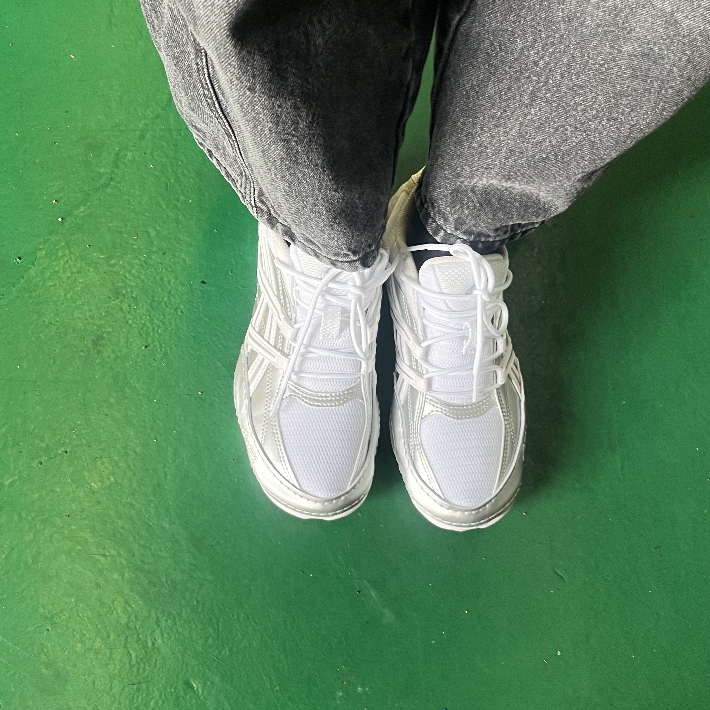 Asics Hypersync White Pure Silver 착용 스타일 - 2