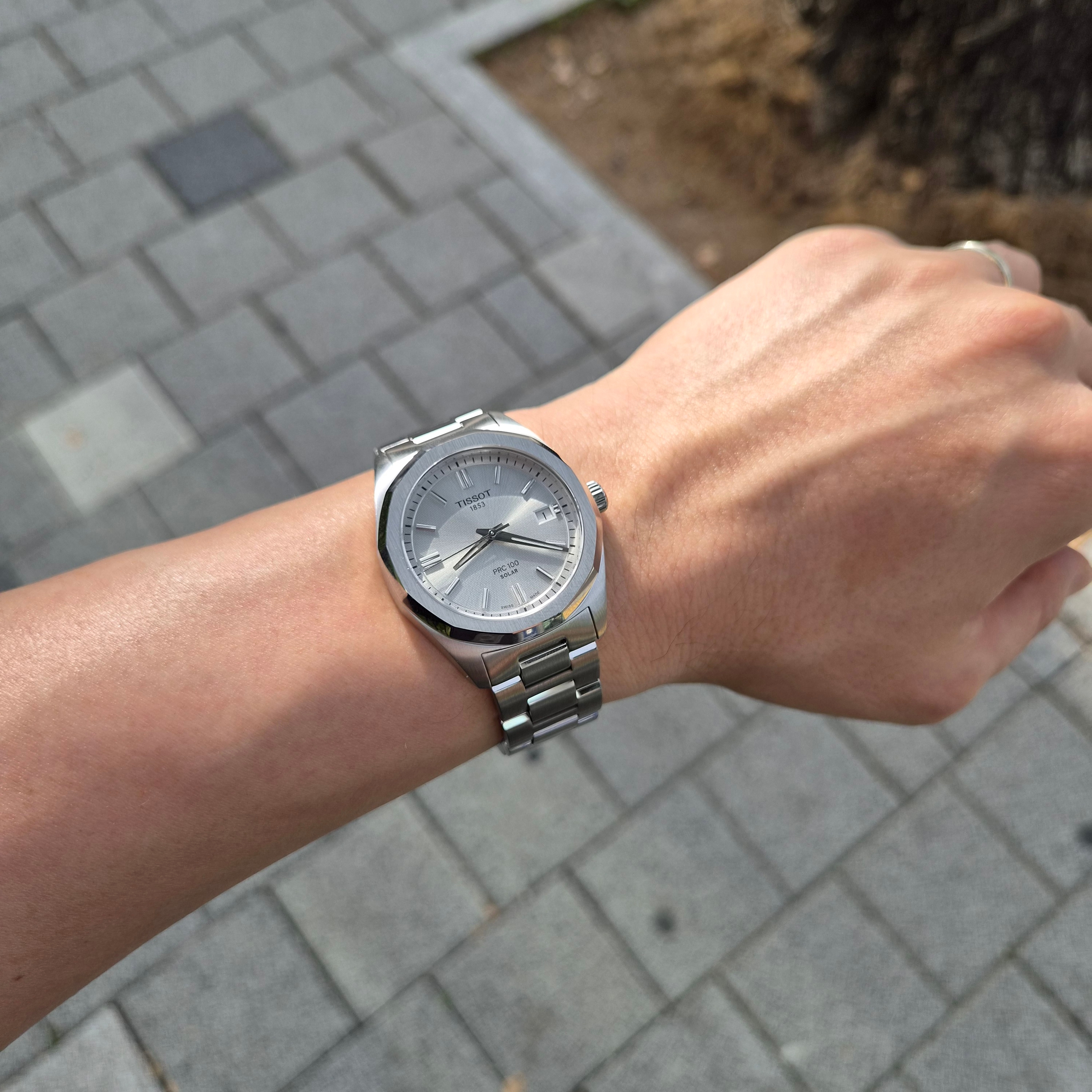 Tissot PRC 100 Solar Quartz 34mm Stainless Steel Grey Silver 착용 스타일 - 4