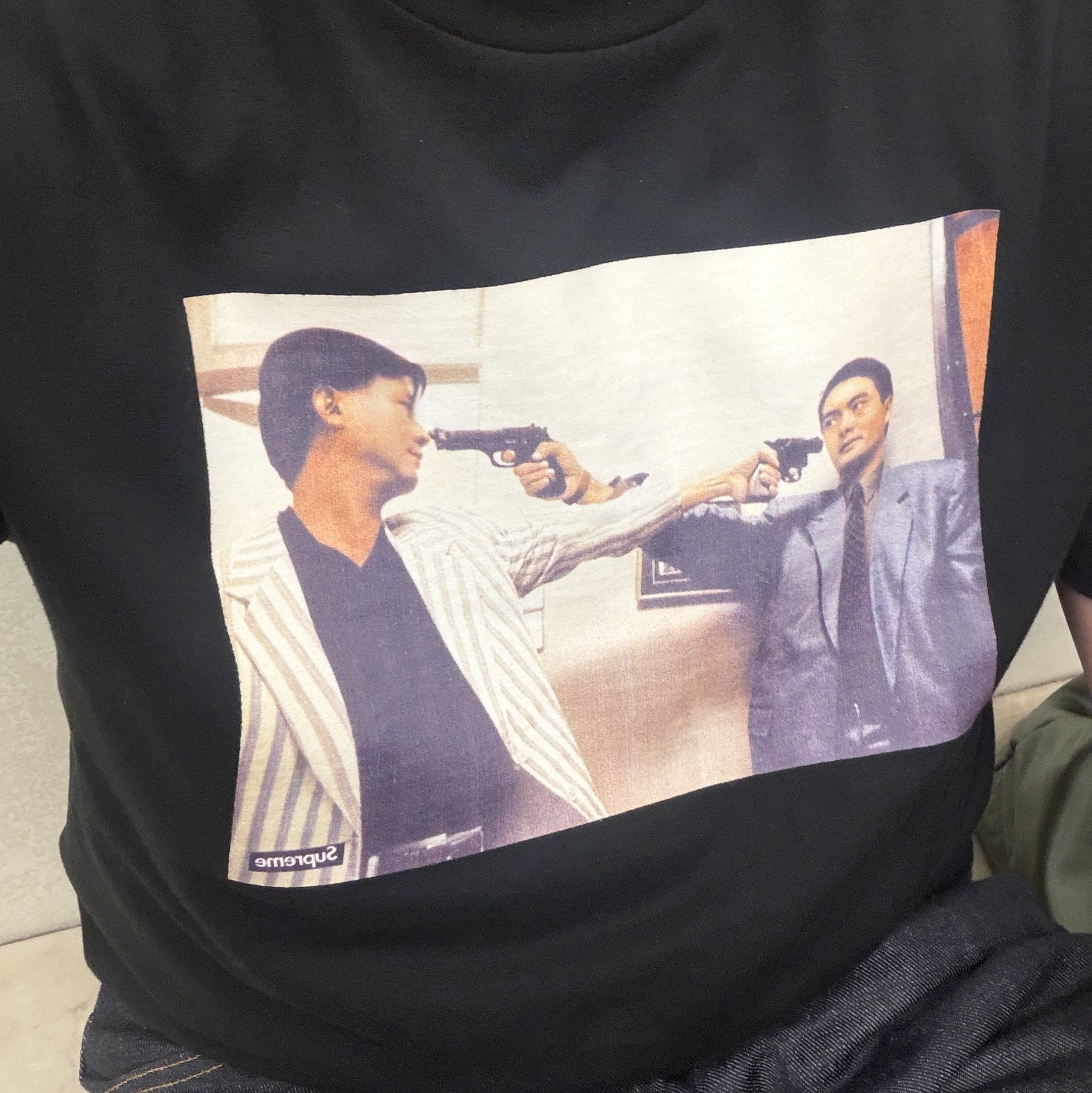 Supreme Repeat Leather Belt Black, Supreme The Killer Trust T-Shirt Black - 18FW 착용 스타일 - 2