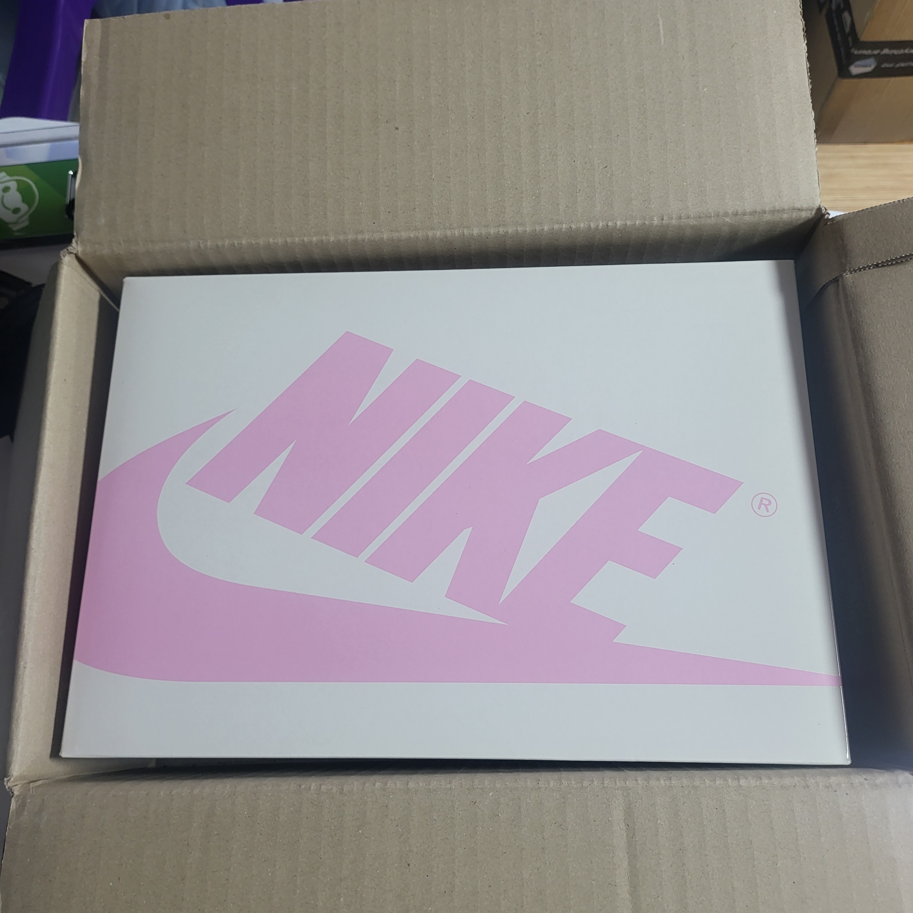 Jordan 1 x Travis Scott Retro Low OG SP Sail Tropical Pink 착용 스타일 - 5