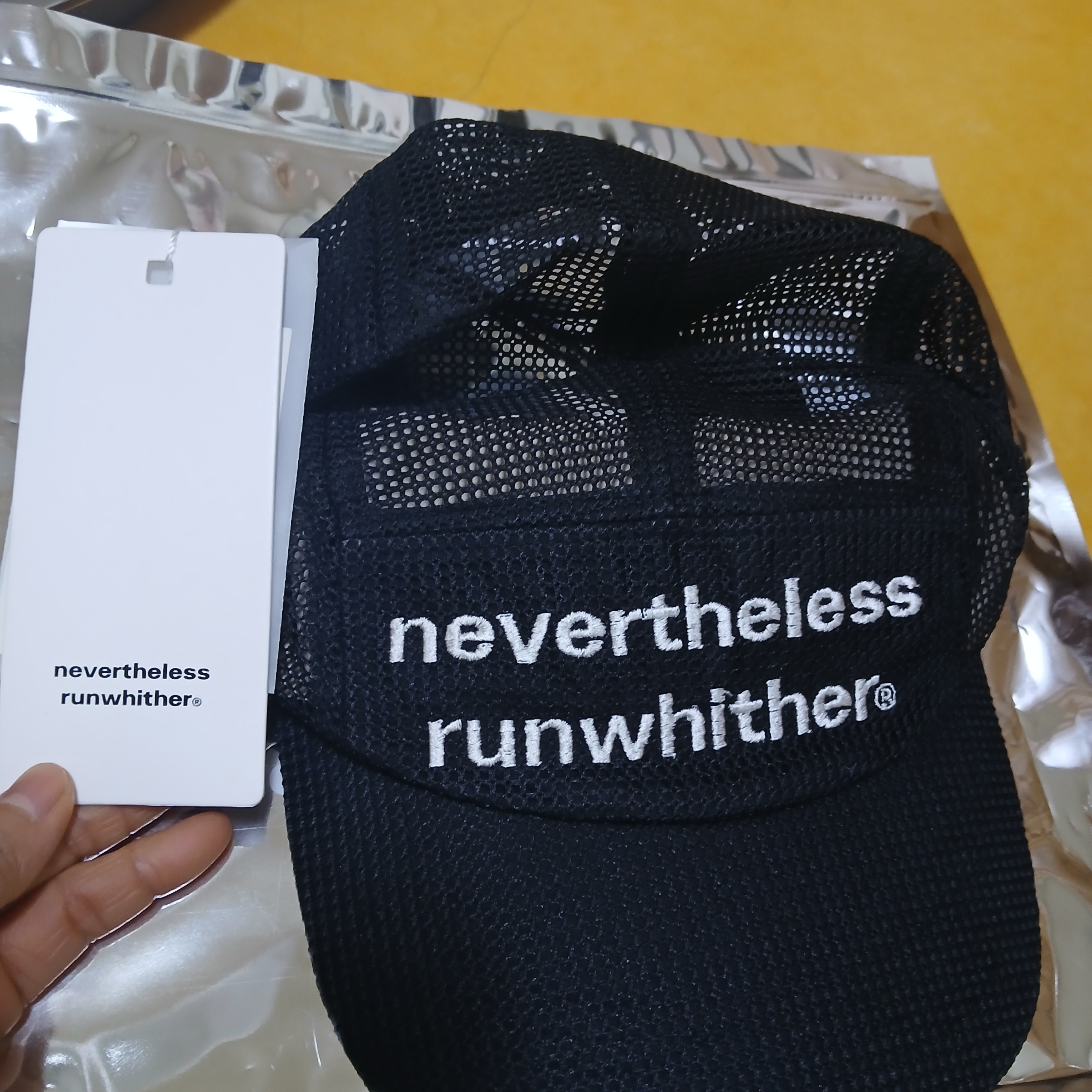 [KREAM 단독] runwhither Mesh Cap Black 착용 스타일 - 2