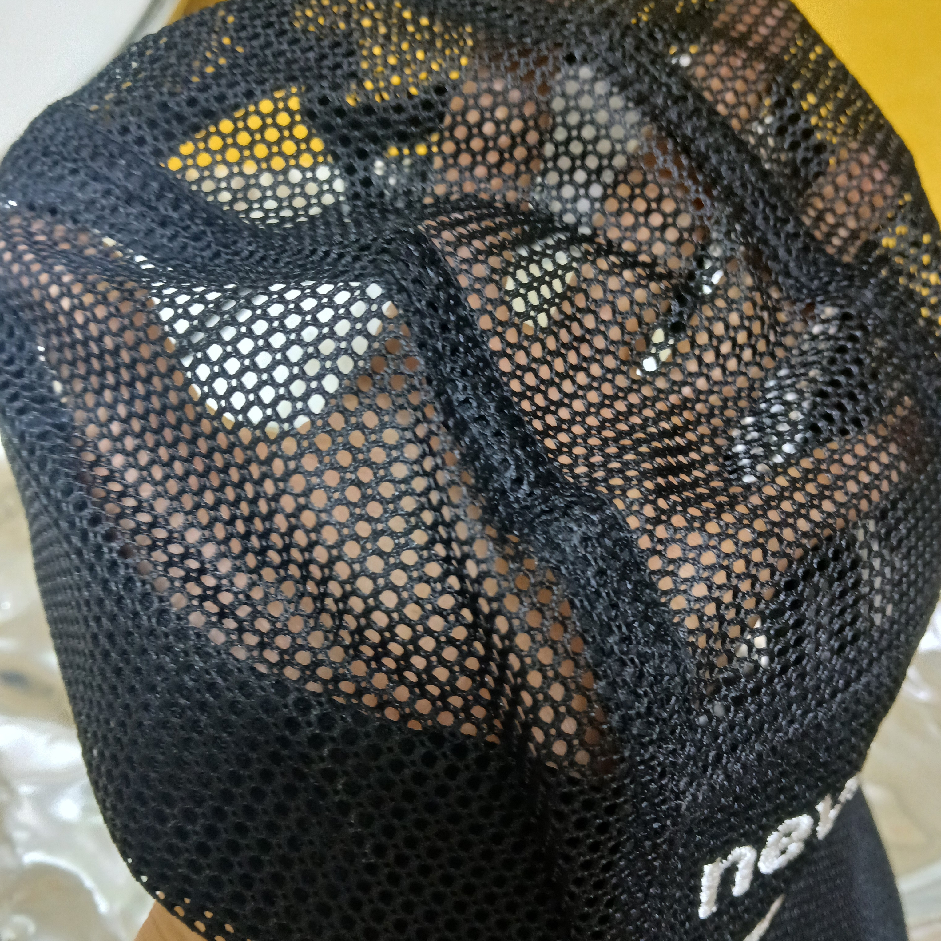[KREAM 단독] runwhither Mesh Cap Black 착용 스타일 - 3