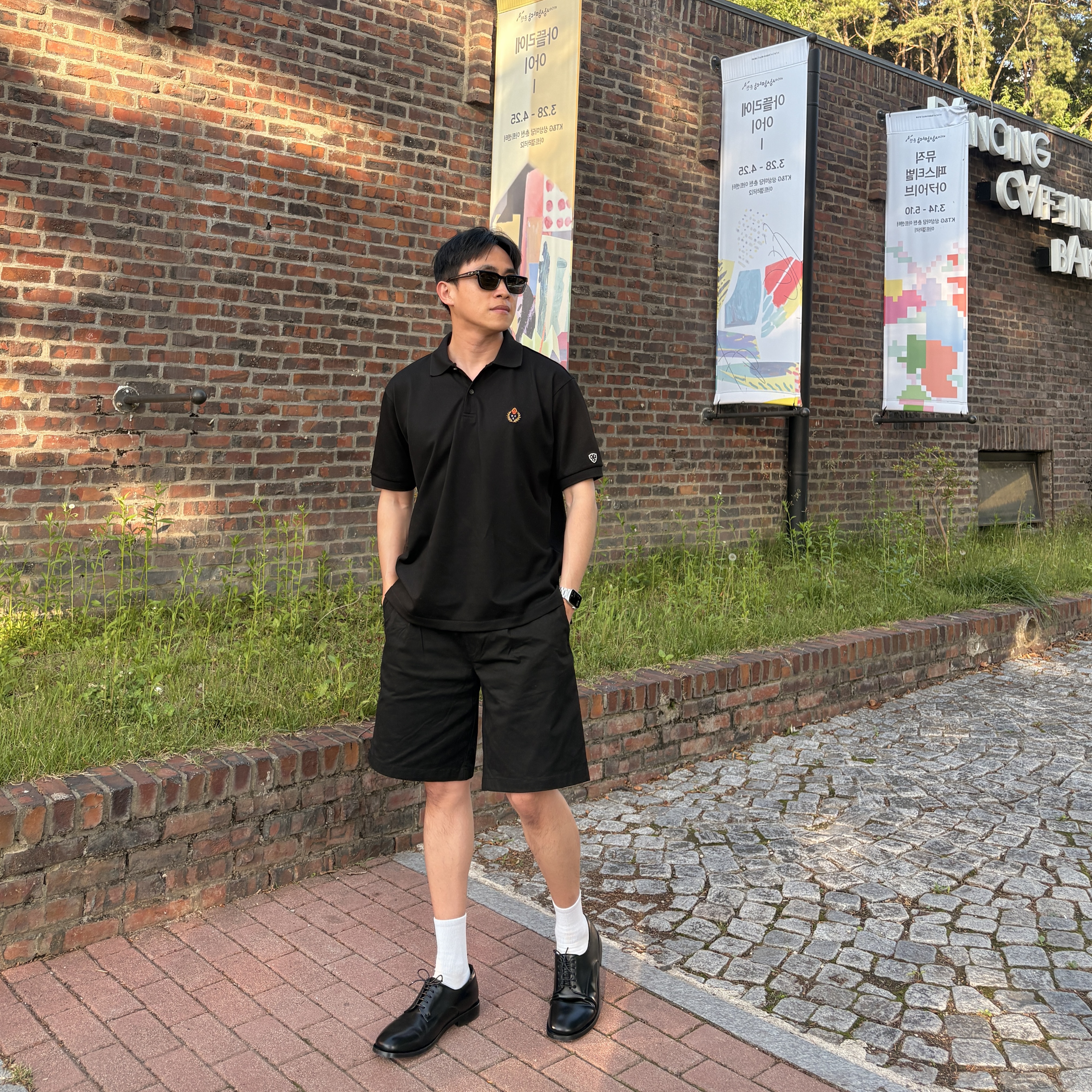 Gentle Monster Hovo 01 Black, POSTMAN T-3 Derby Black 착용 스타일 - 1