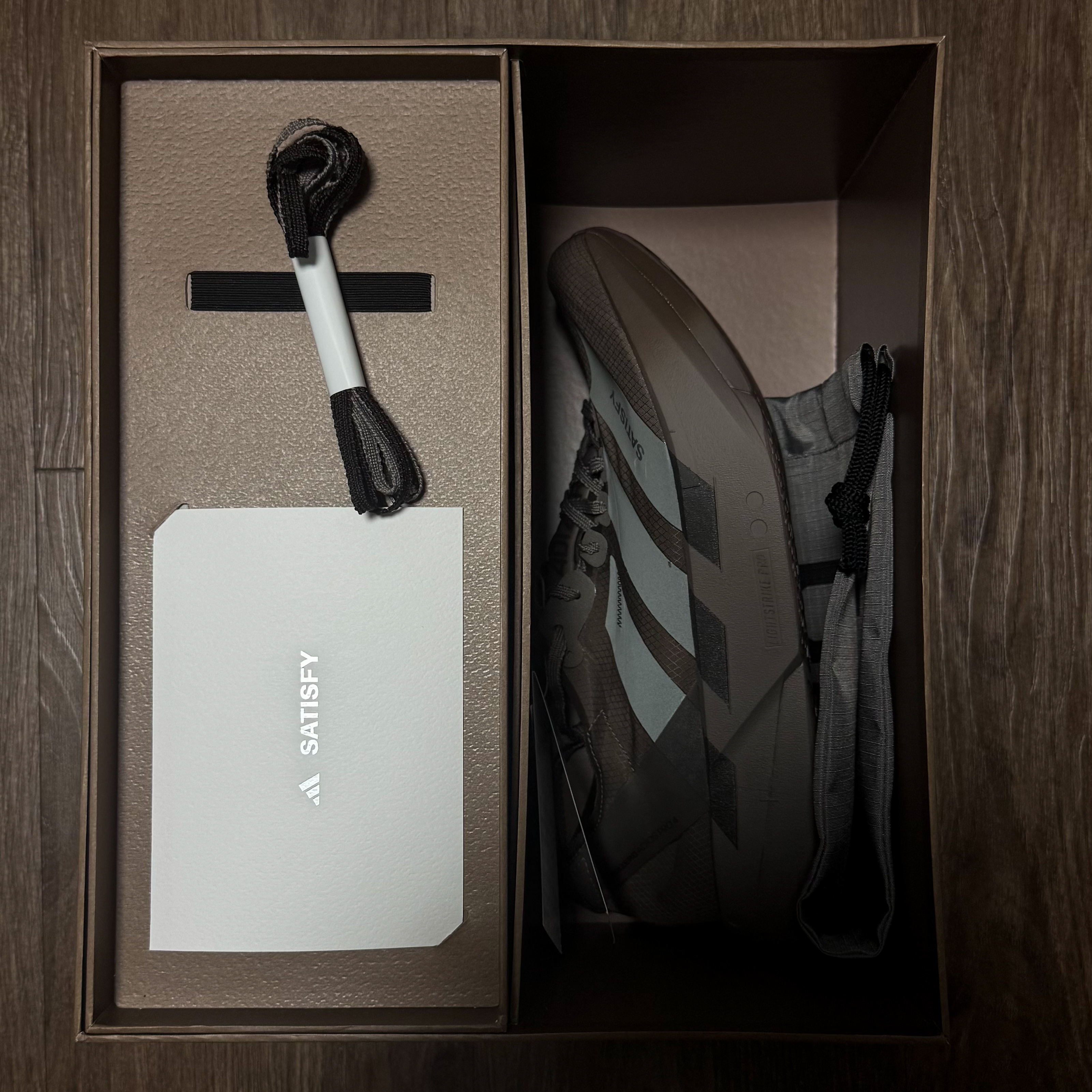 Adidas x Satisfy Adizero Adios Pro 4 Brown Aurora Coffee Metallic 착용 스타일