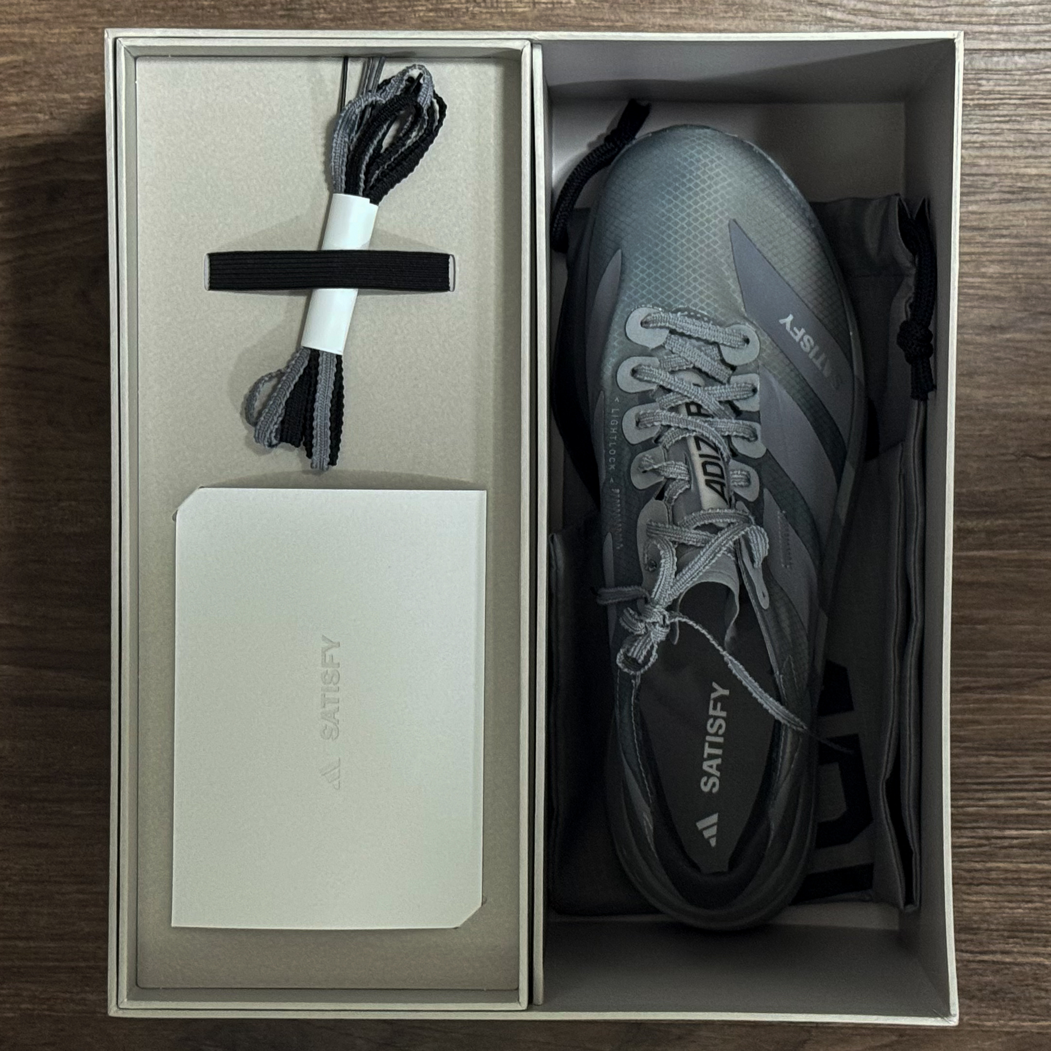 Adidas x Satisfy Adizero Adios Pro 4 Core Black Grey Five 착용 스타일