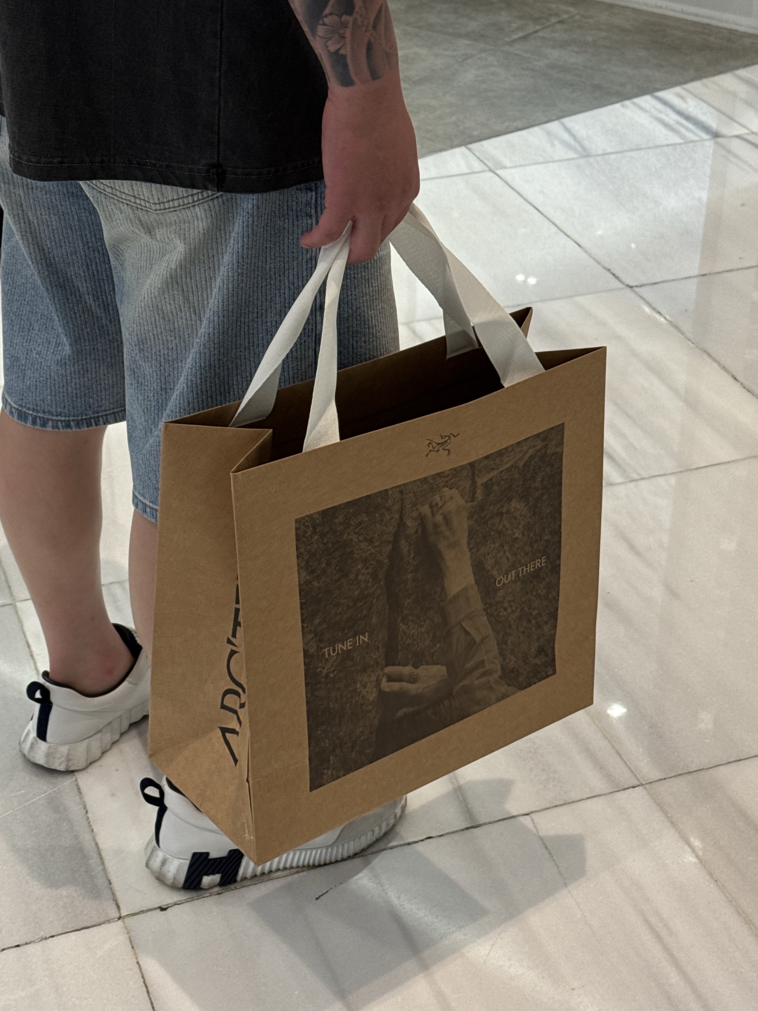Arc'teryx Rampart Shorts 9 Inch Black, Hermes Bouncing Sneakers Calfskin Suede Goatskin & Blanc 착용 스타일 - 5