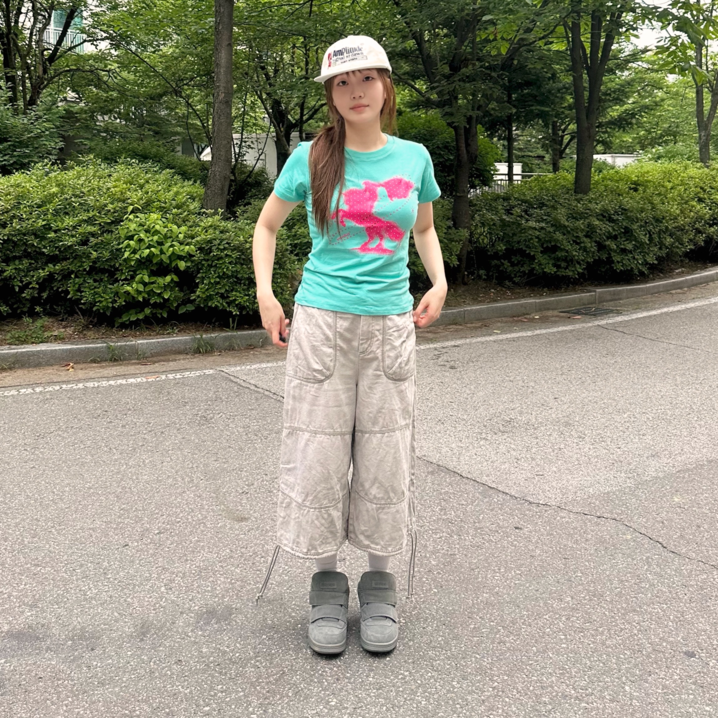 COYSEIO Coy Bumble Sneakers Grey 착용 스타일 - 3