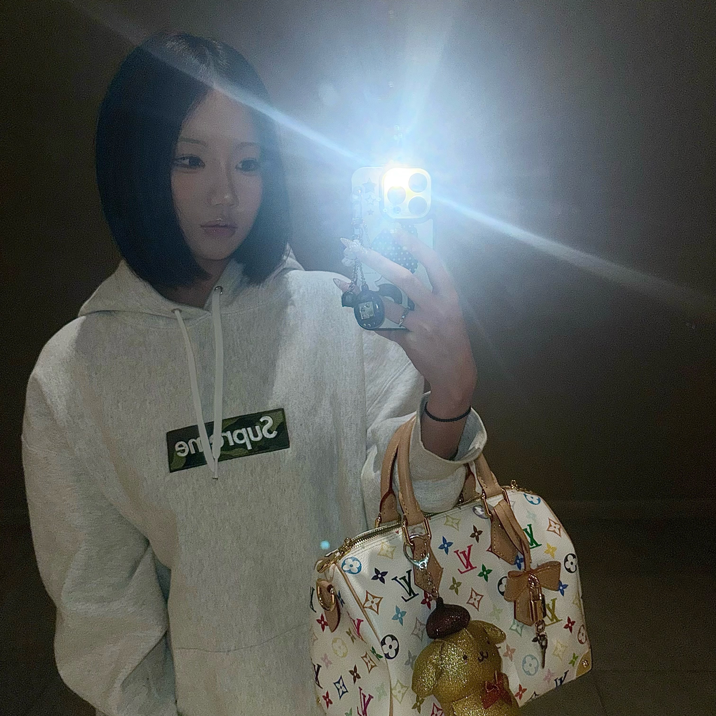Supreme Box Logo Hooded Sweatshirt Ash Grey - 23FW, Louis Vuitton x Murakami Takashi Speedy Bandouliere 25 Multicolor White 착용 스타일 - 1