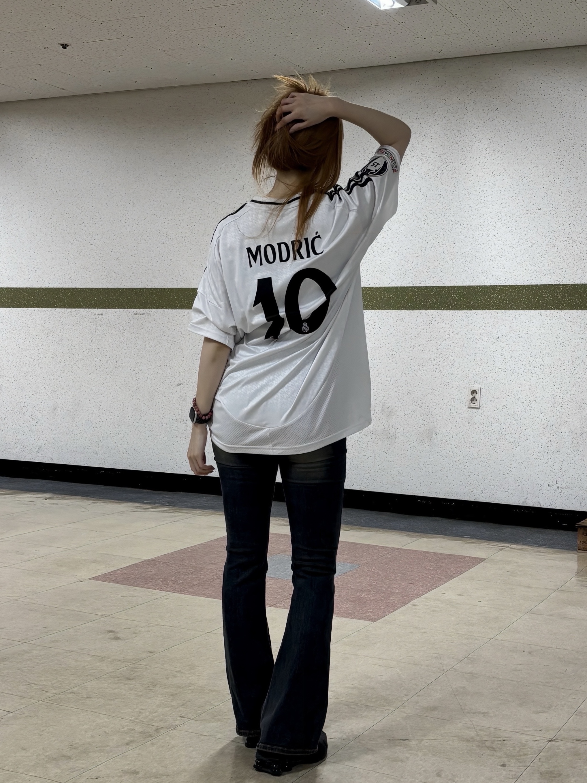 Adidas Real Madrid 2025/26 Home Jersey White - KR Sizing (Non Marking Ver.), (W) Nike Shox R4 Black 착용 스타일 - 9