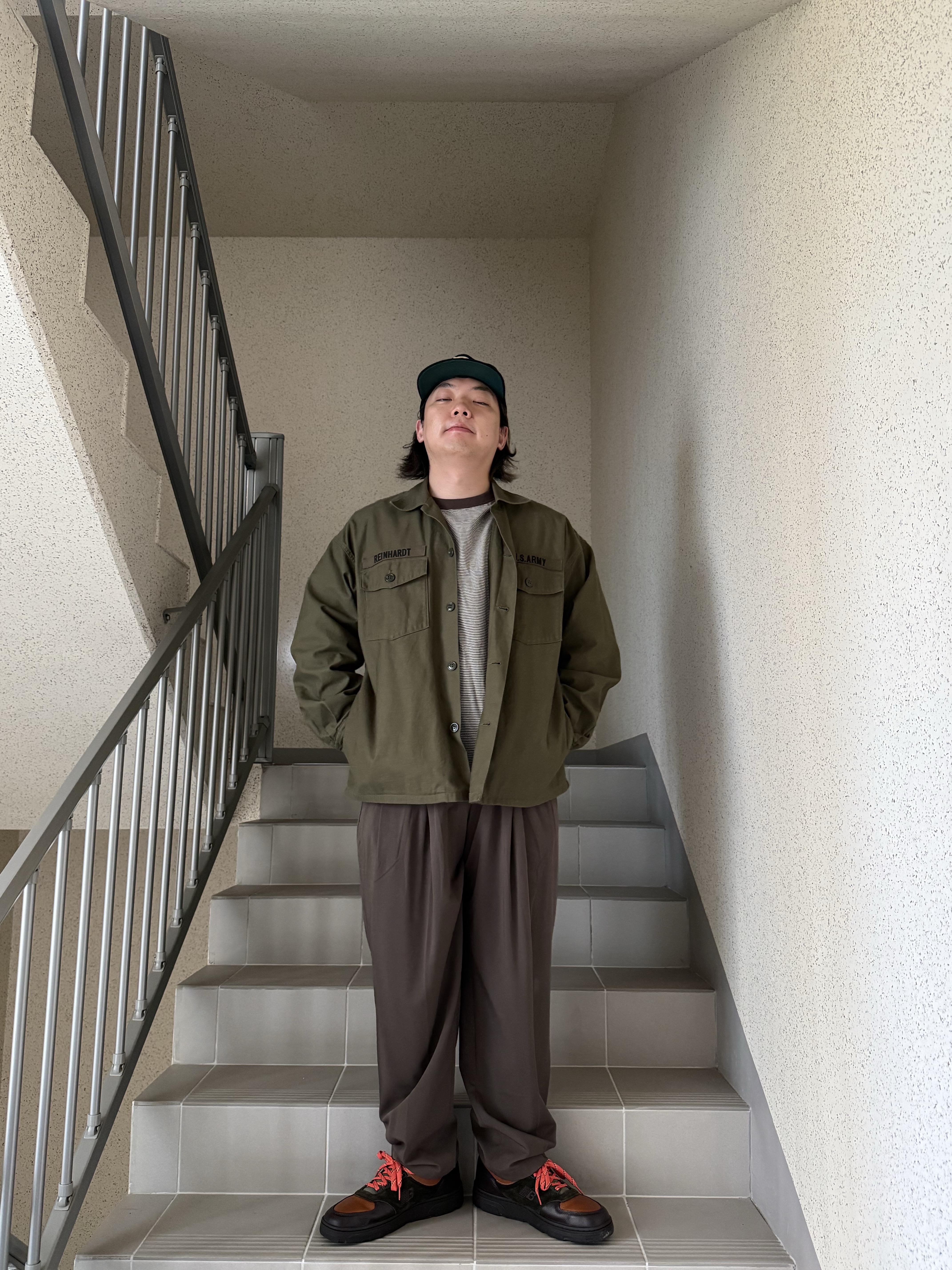 New Balance x Drake's Allerdale Made in UK Brown Olive 착용 스타일 - 6