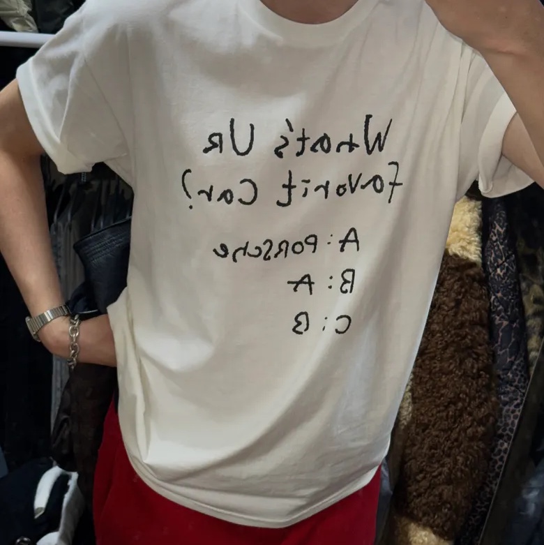 GILDAN x Vintage Collection Favorit Car T-Shirt White 착용 스타일