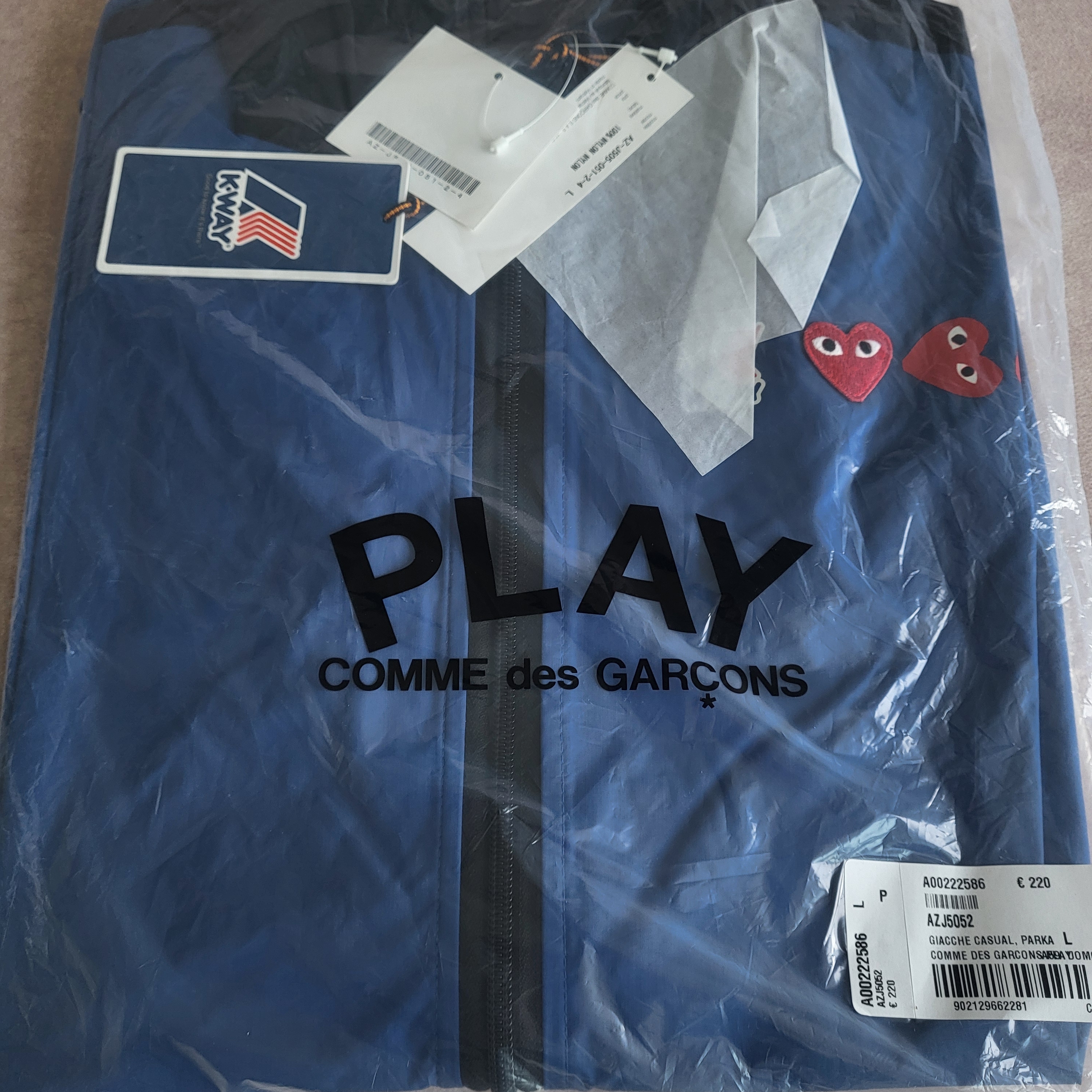 Play Comme des Garcons x K-Way Full Zip Jacket Blue Black 착용 스타일