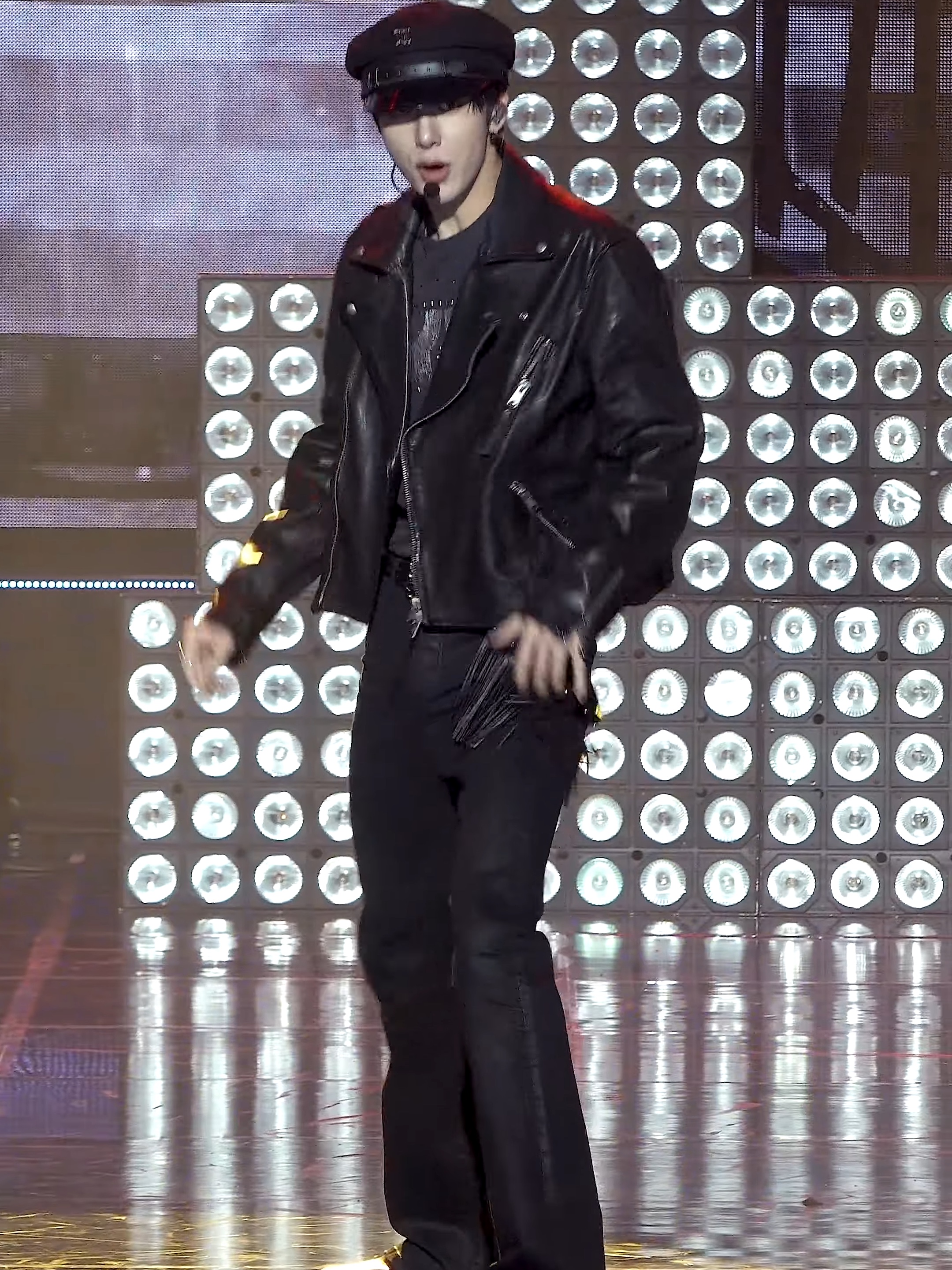 Undermycar Mu.158 Classic Logo Wax Coated Flare Jeans Black 착용 스타일 - 1