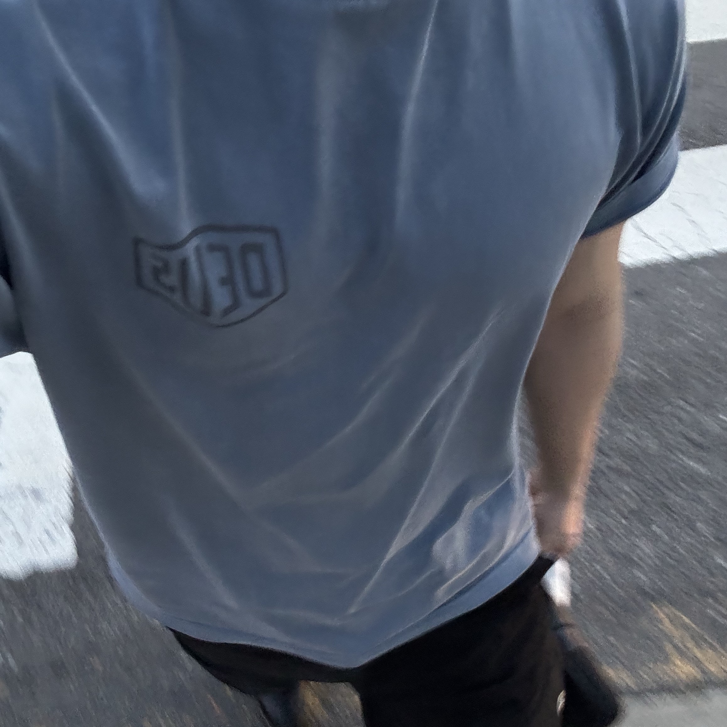 [6% 적립] Deus Ex Machina Dyed Seoul College Address Tee Dusty Navy 착용 스타일 - 2