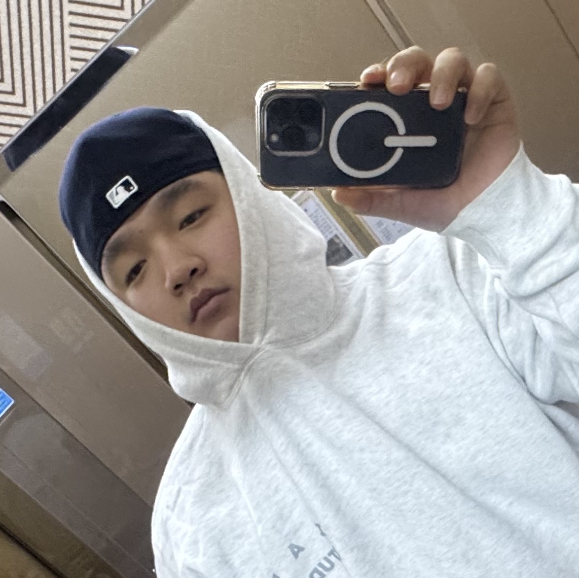 New Era 59Fifty MLB Authentic New York Yankees Game Navy, IAB Studio Hoodie Light Gray 착용 스타일 - 2