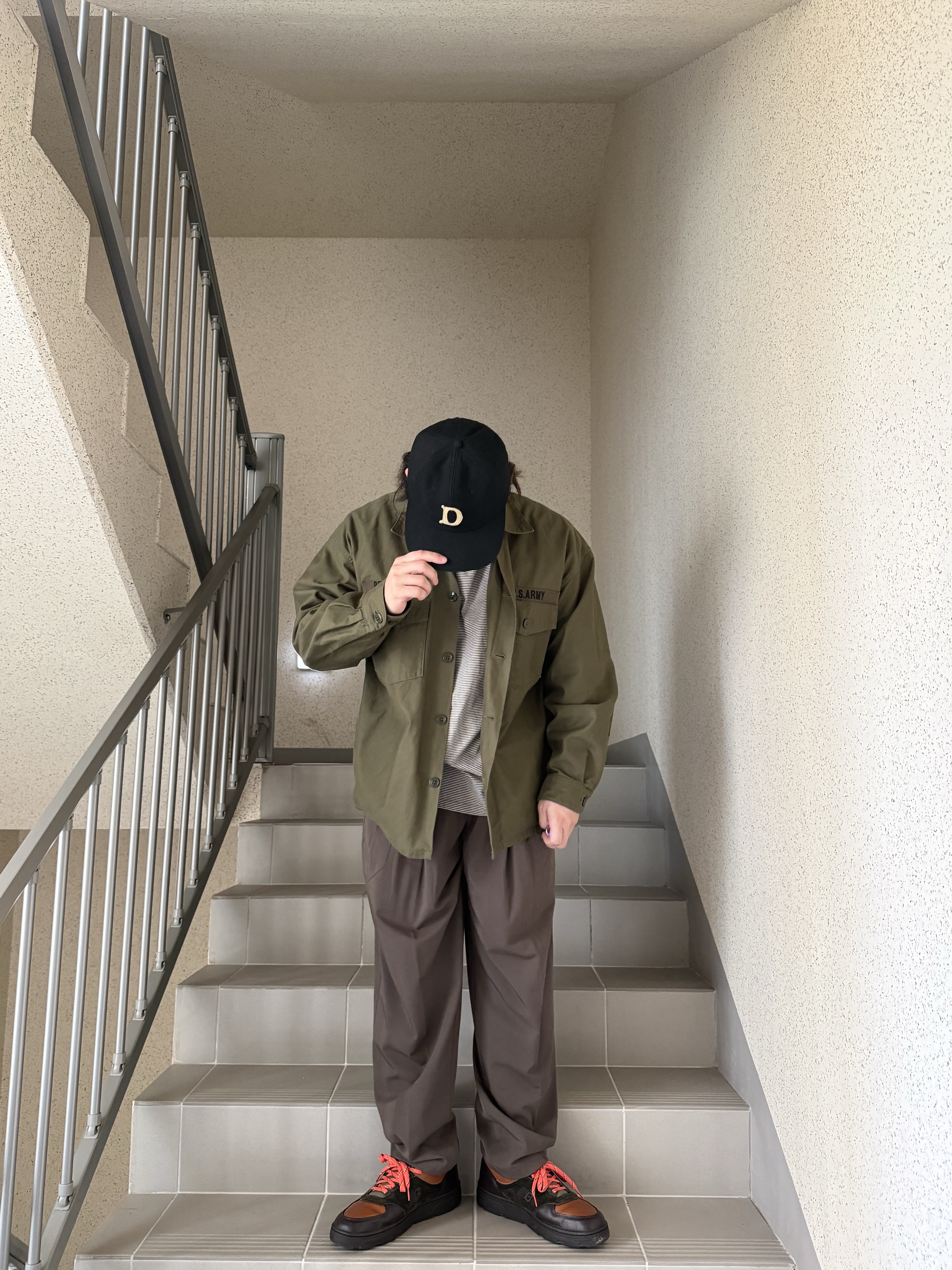 New Balance x Drake's Allerdale Made in UK Brown Olive 착용 스타일 - 4