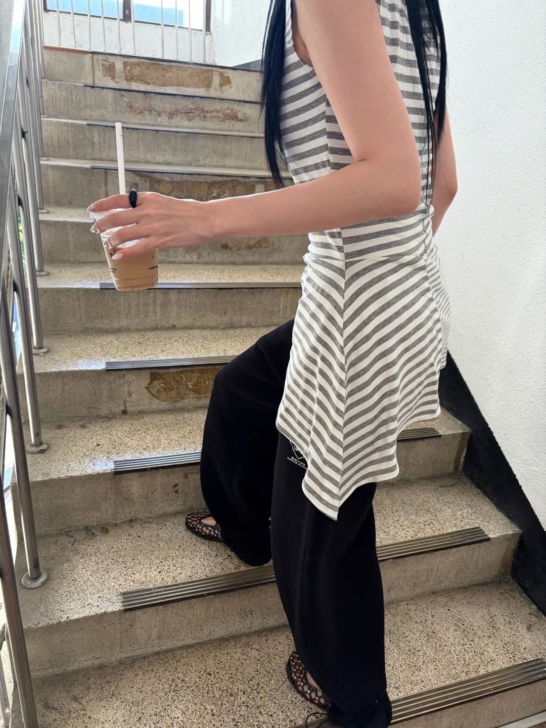 SOMSOC Cookie Contrast Shirring Dress Melange Grey 착용 스타일 - 2