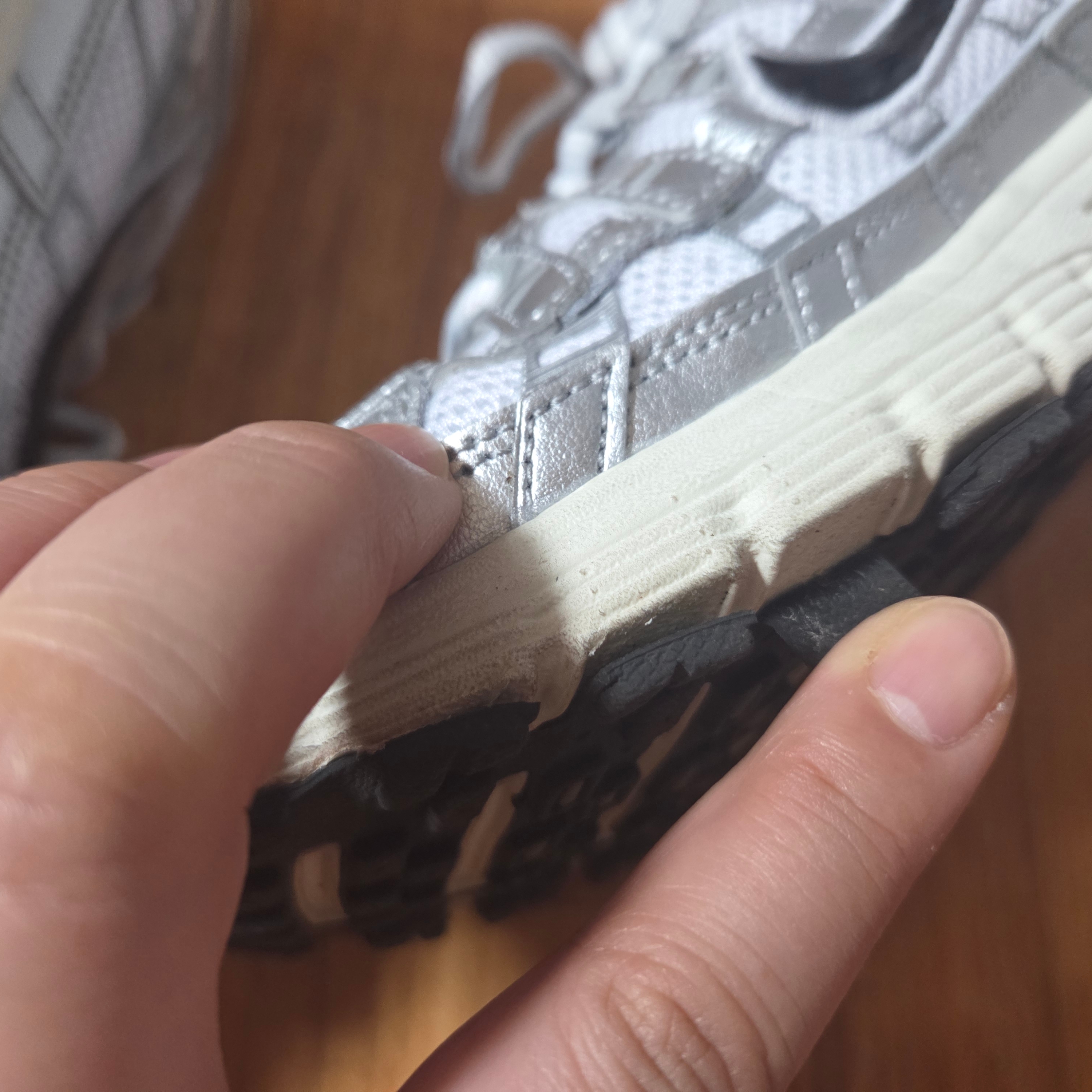 Nike P-6000 White Metallic Silver 착용 스타일 - 2