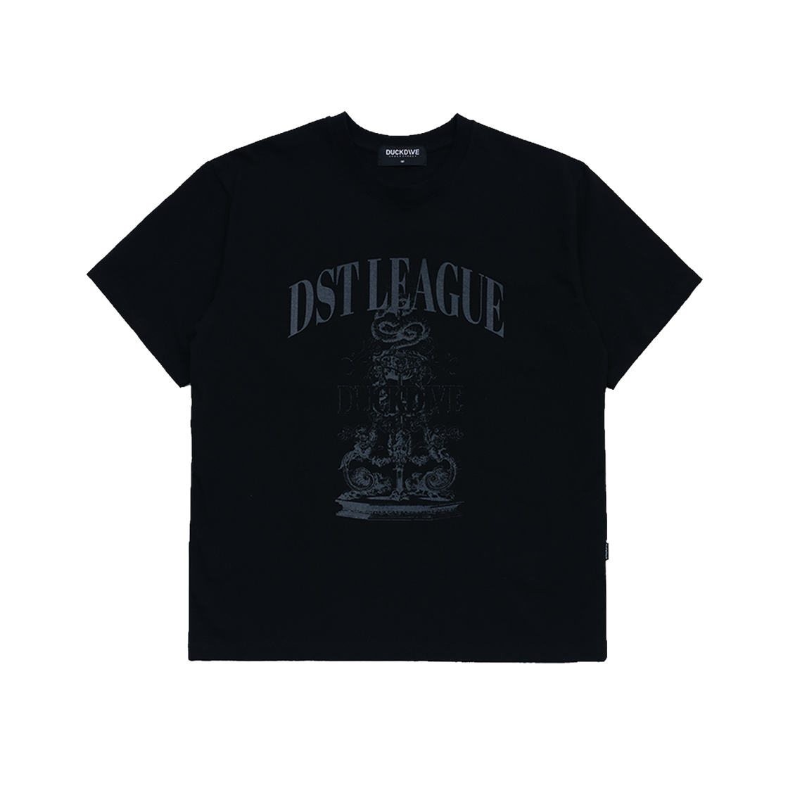 덕다이브 DST 리그 아치 로고 티셔츠 블랙(DUCKDIVE DST League Arch Logo T-Shirt Black) - 1