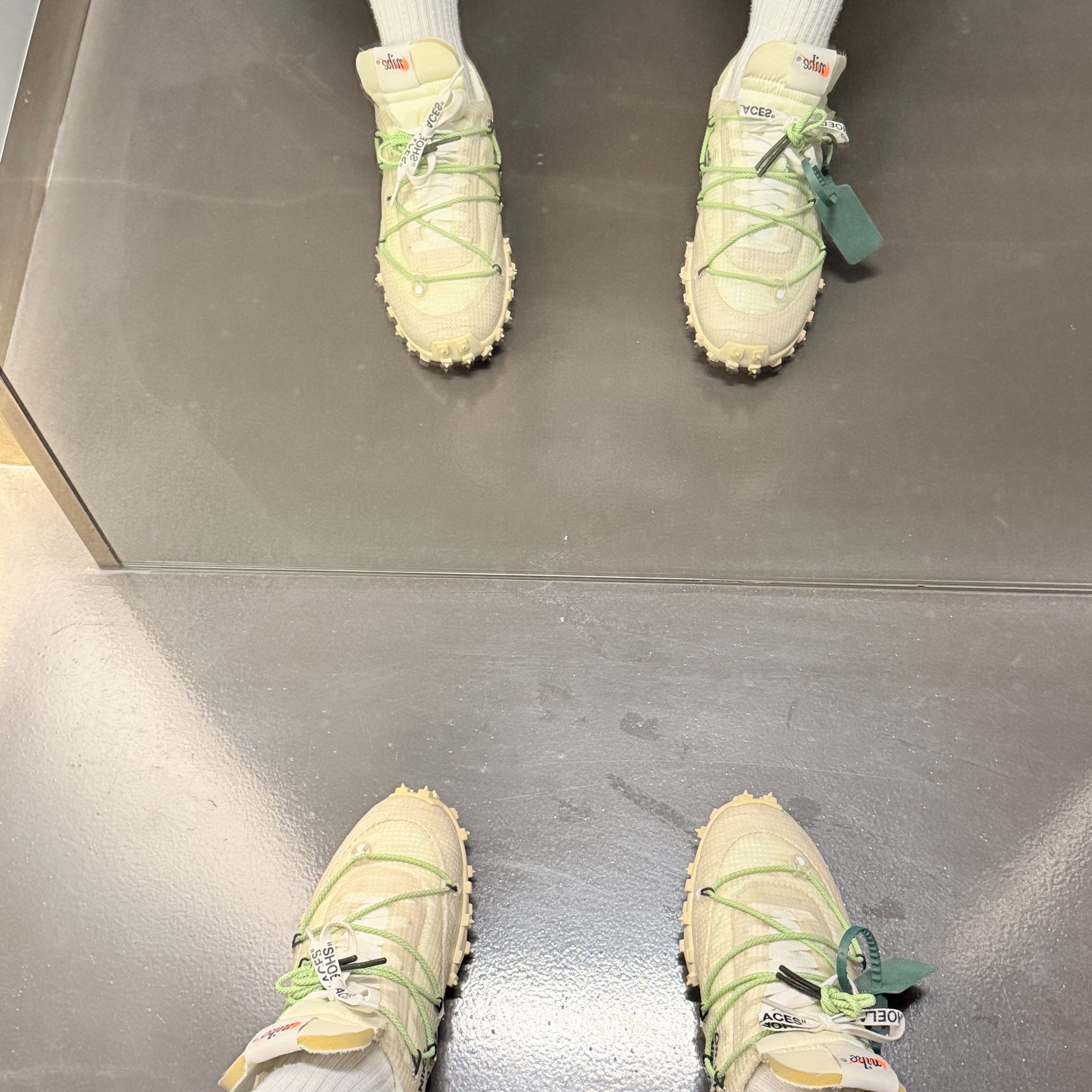 (W) Nike x Off-White Waffle Racer White 착용 스타일 - 1