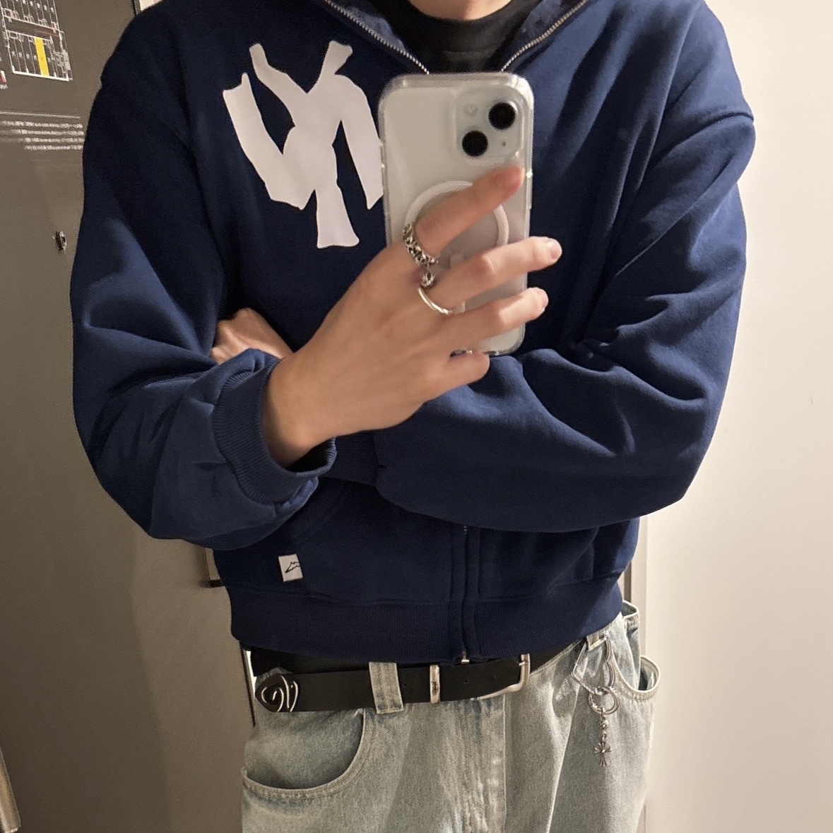 Polar Skate Co. Big Boy Og Logo Pants Light Blue, Akimbo Club NY Noodle Zip-Up Hoodie Faded Navy 착용 스타일