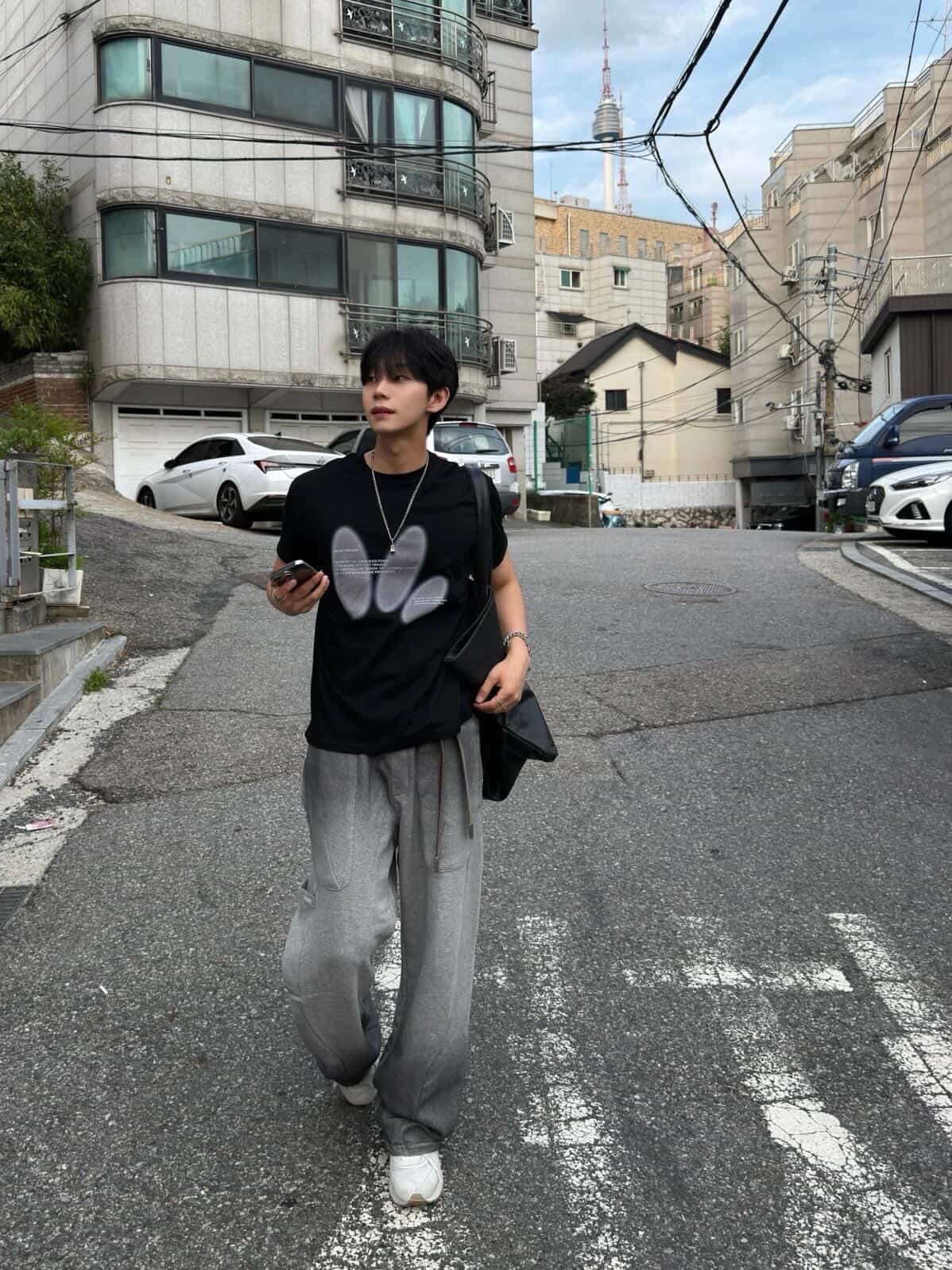 BLR Waffle Mix Washed Sweat Pants Melange Grey 착용 스타일