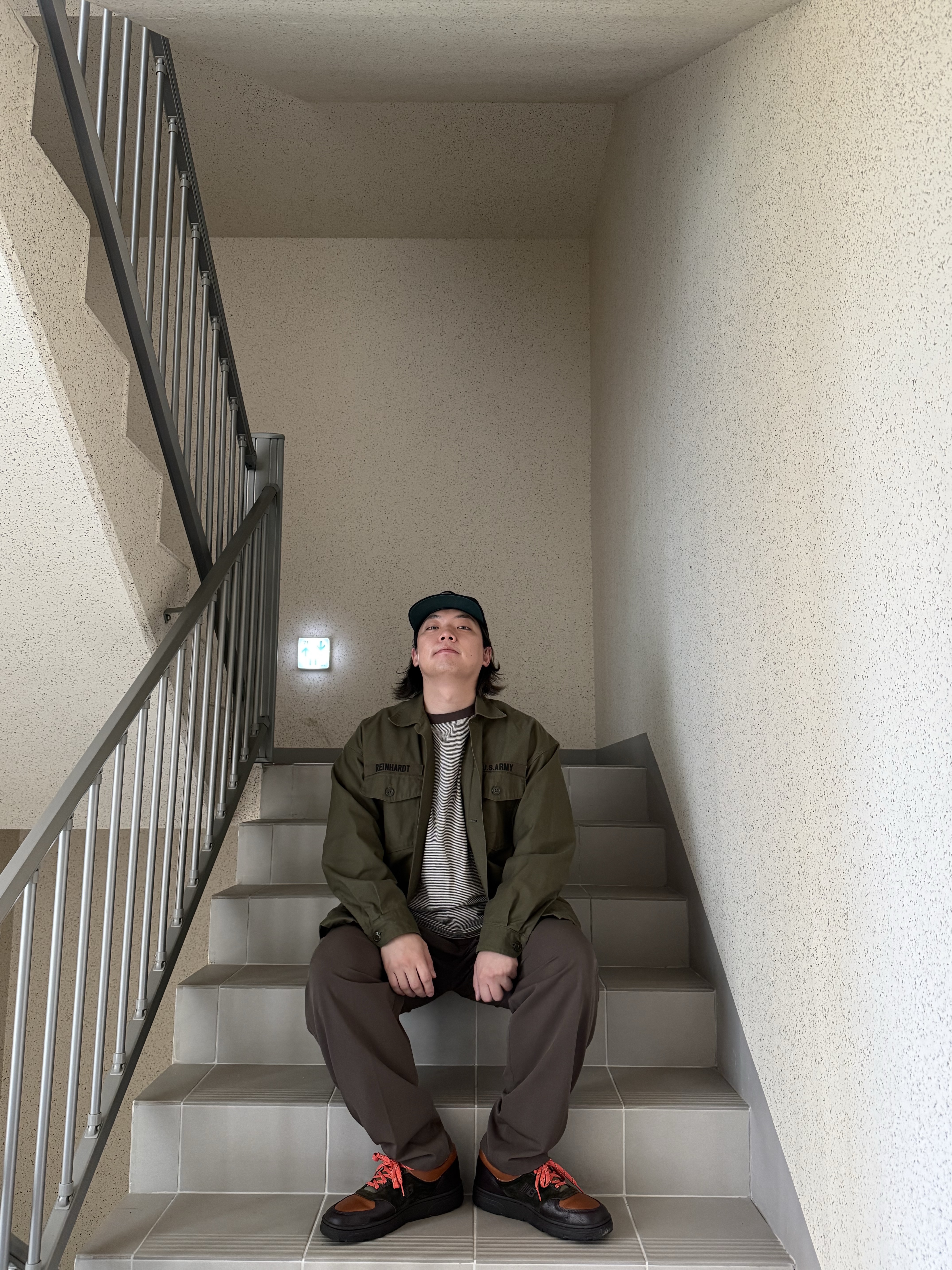New Balance x Drake's Allerdale Made in UK Brown Olive 착용 스타일 - 7