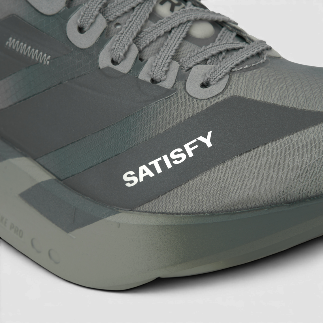 아디다스 x 새티스파이 아디제로 아디오스 프로 4 코어 블랙 그레이 파이브(Adidas x Satisfy Adizero Adios Pro 4 Core Black Grey Five) - 7