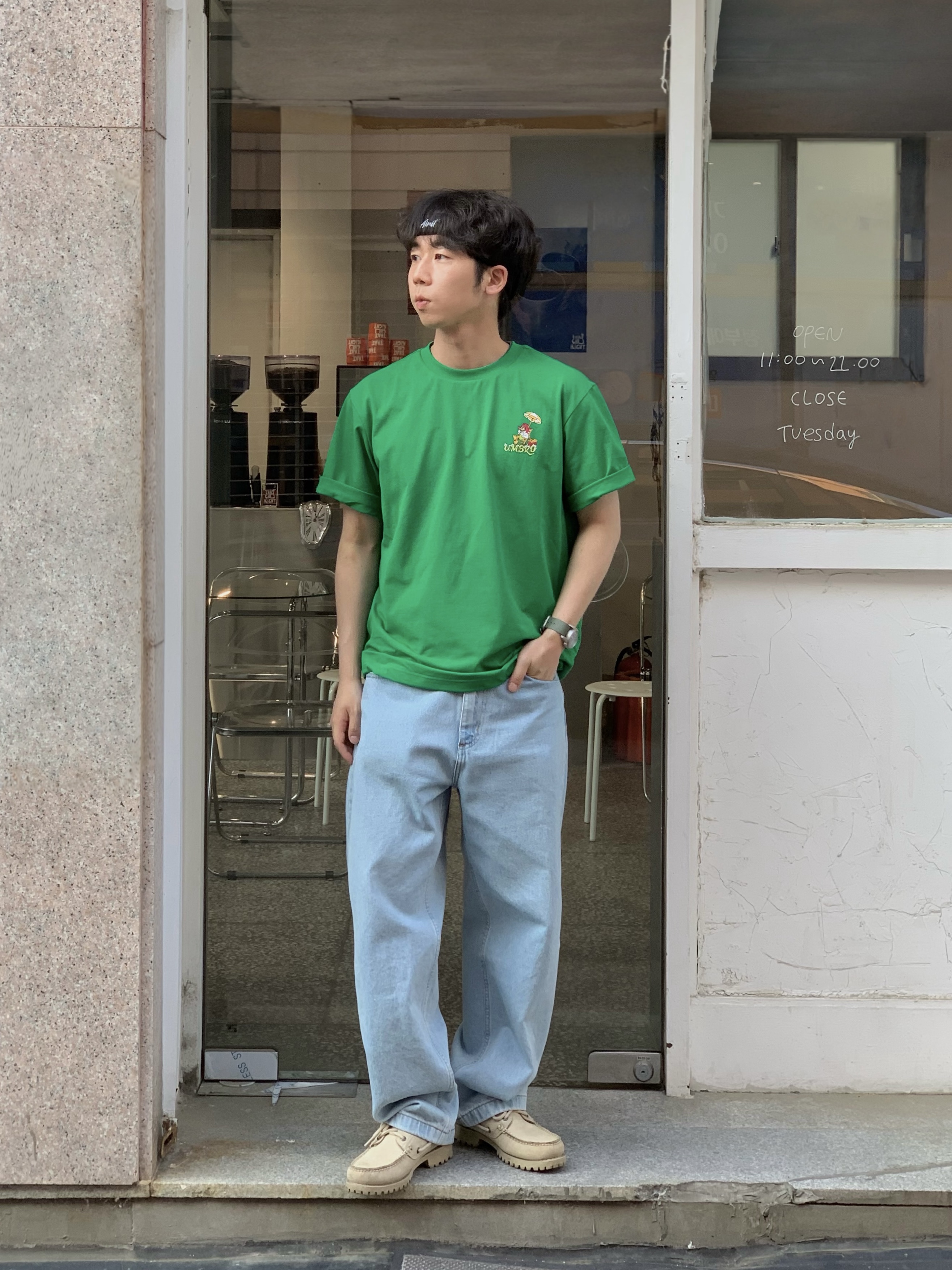 Timberland x END. Authentic 3-Eye Boat Shoes White, Carhartt WIP Brandon Pants Blue Heavy Stone Bleached 착용 스타일 - 1