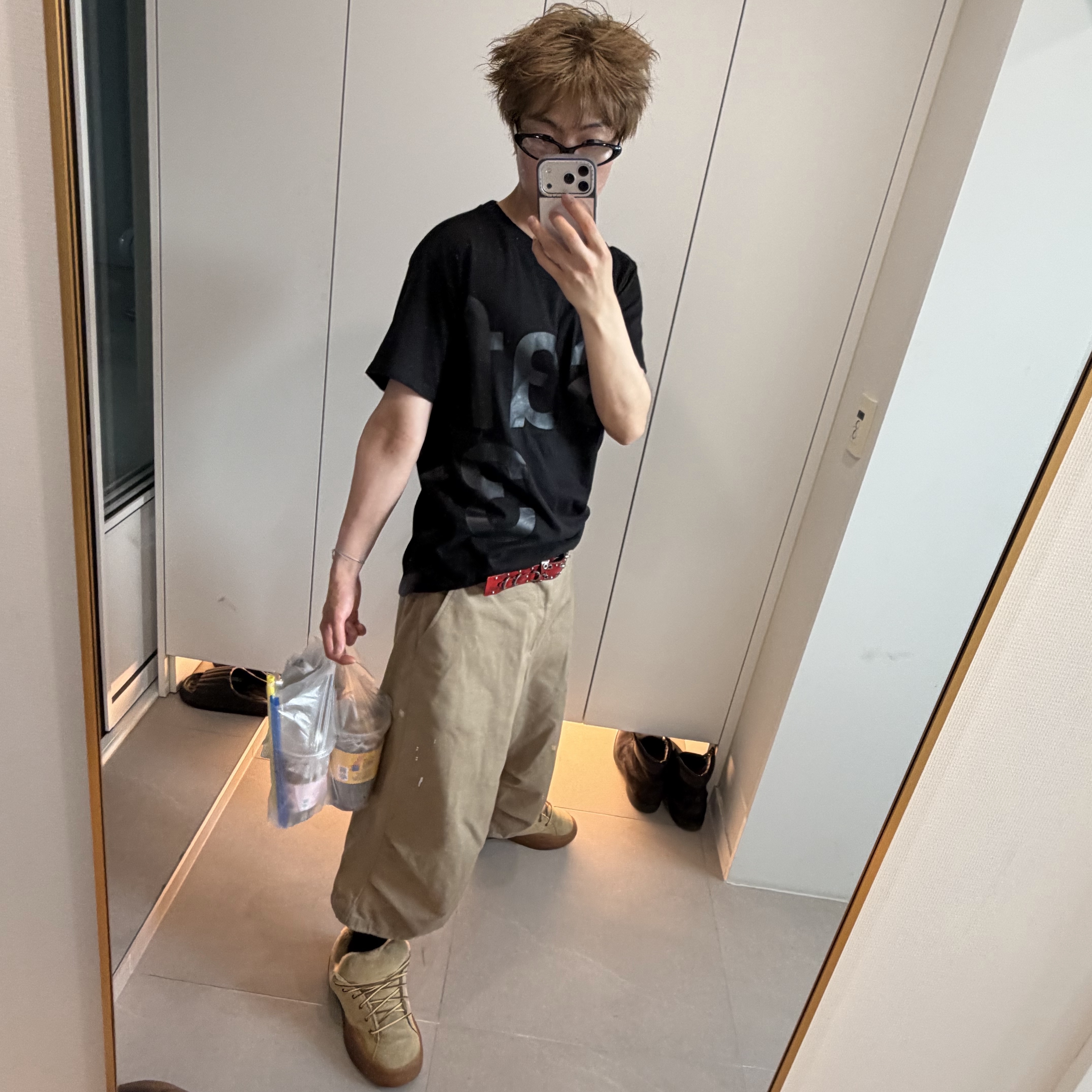 ERL Vamp Skate Shoes Sand, [KREAM 단독] Safarispot Basic Safari T-Shirt Black 착용 스타일