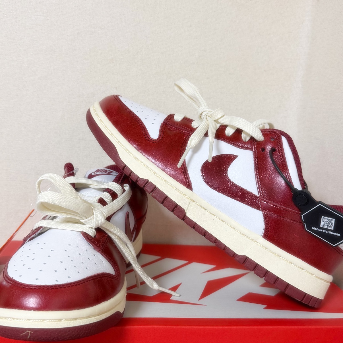 (W) Nike Dunk Low Retro PRM Team Red and White 착용 스타일