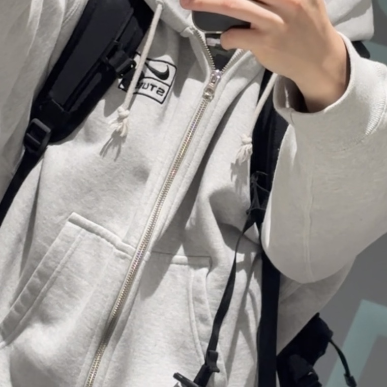 Nike x Stussy Full Zip Fleece Hoodie Grey Heather (FJ9181-050) 착용 스타일