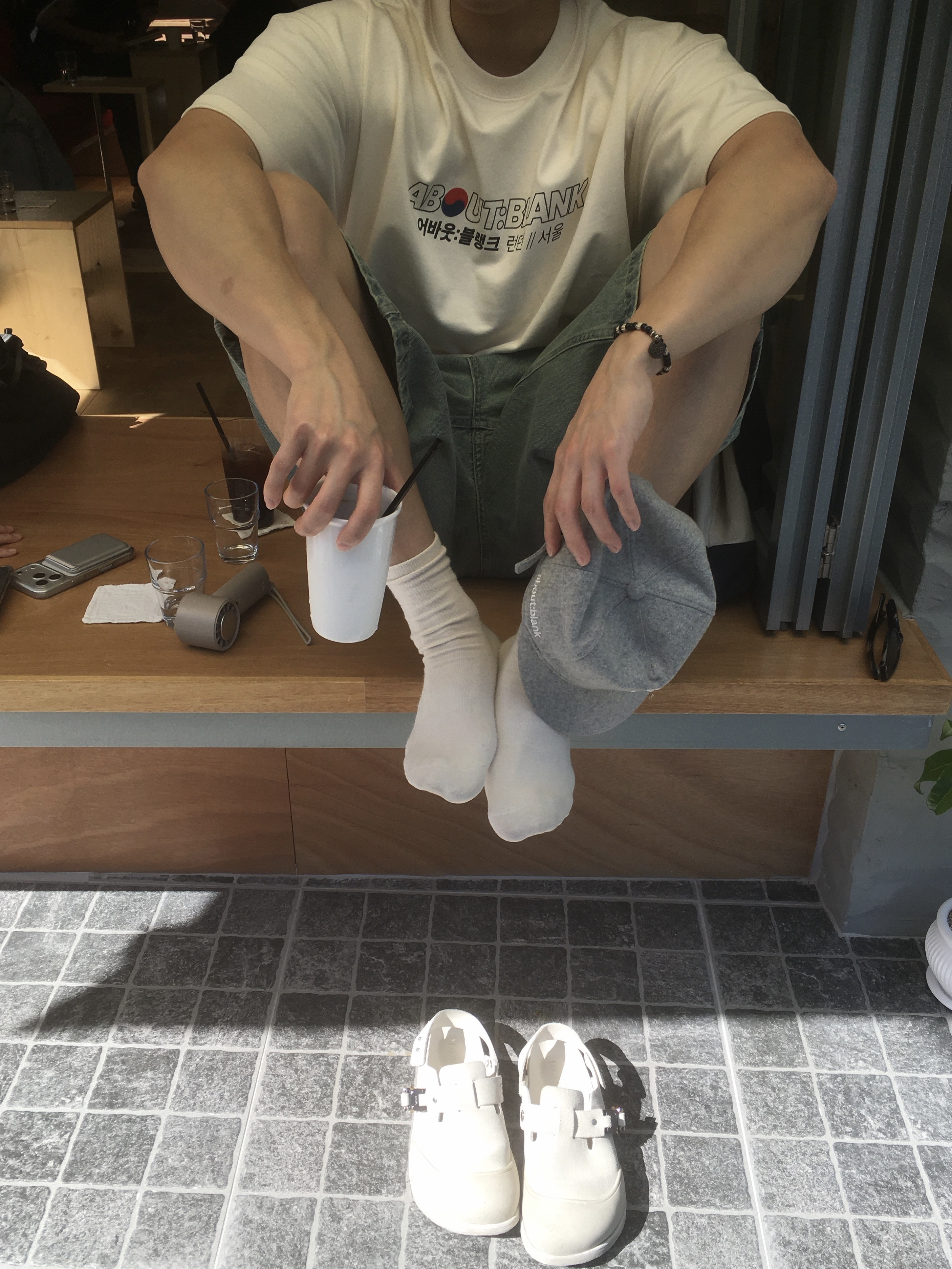 [KREAM 단독] About:Blank KREAM Exclusive T-Shirt Oat - 26FW, [KREAM 단독] About:Blank Felled Denim Short Murky Wash - 26FW 착용 스타일 - 7