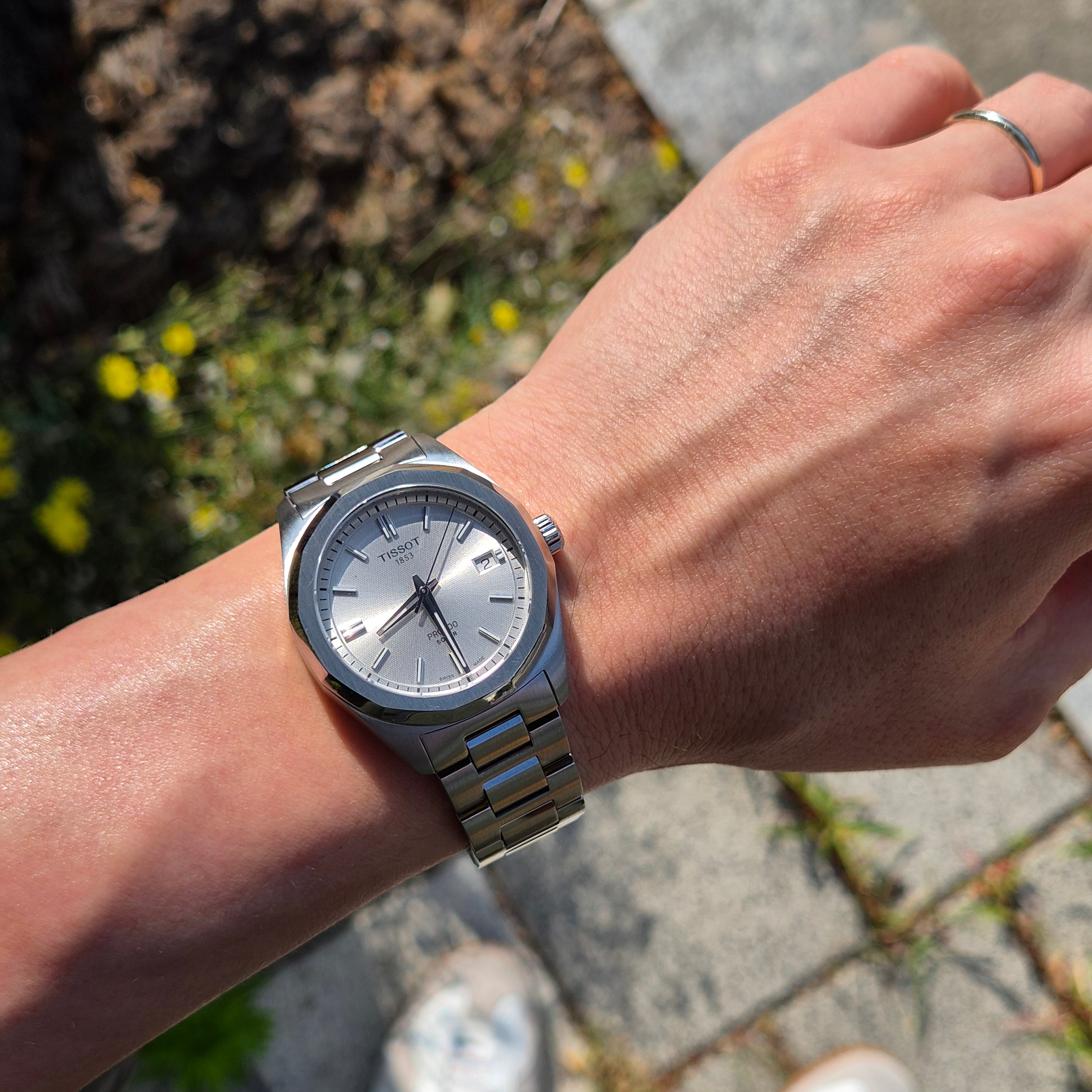Tissot PRC 100 Solar Quartz 34mm Stainless Steel Grey Silver 착용 스타일 - 1