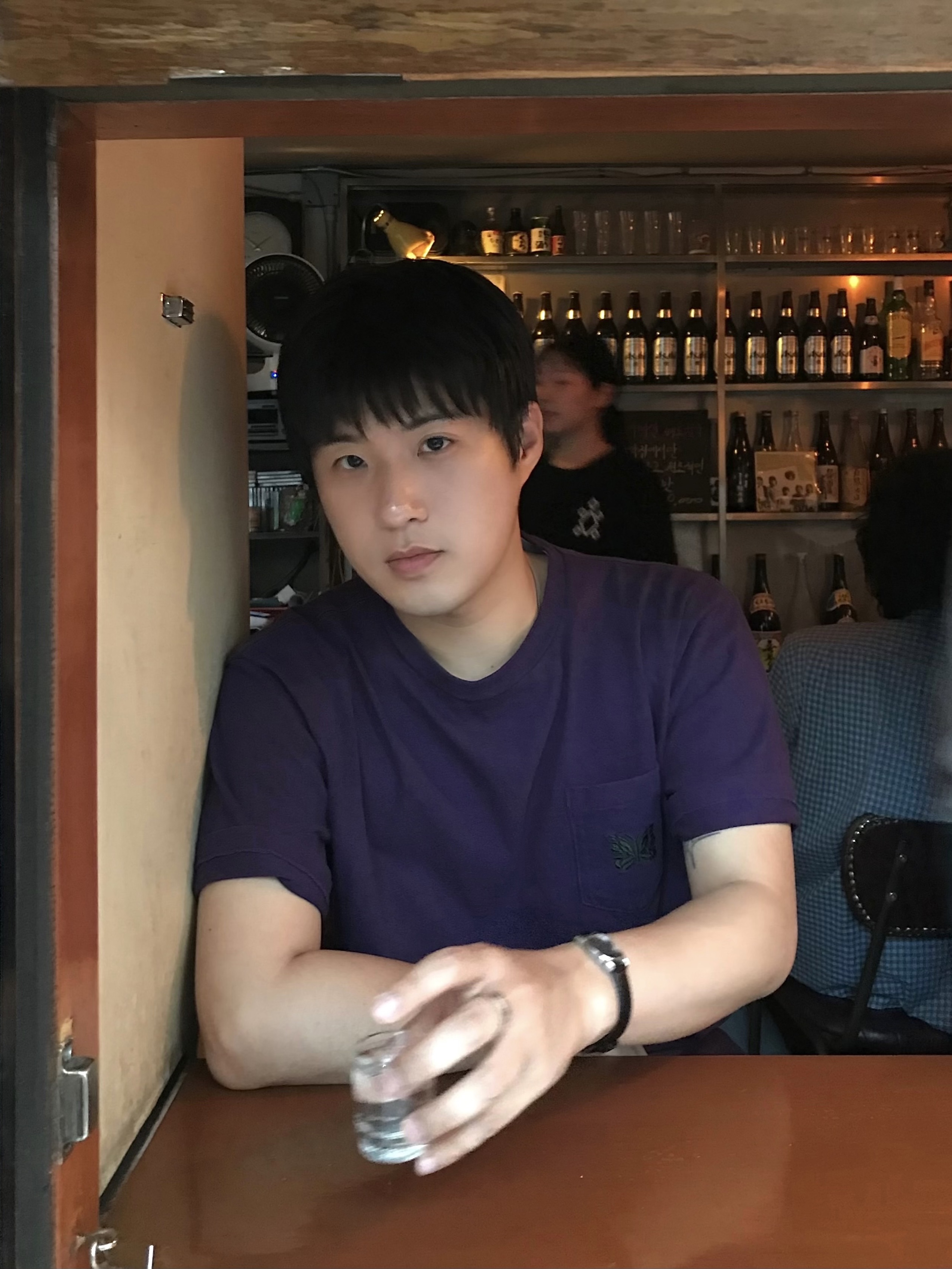 Needles S/S Papillon EMB. Pocket T-Shirt Cotton Jersey Purple, Noun Balanced Denim Pants Light Blue 착용 스타일 - 3