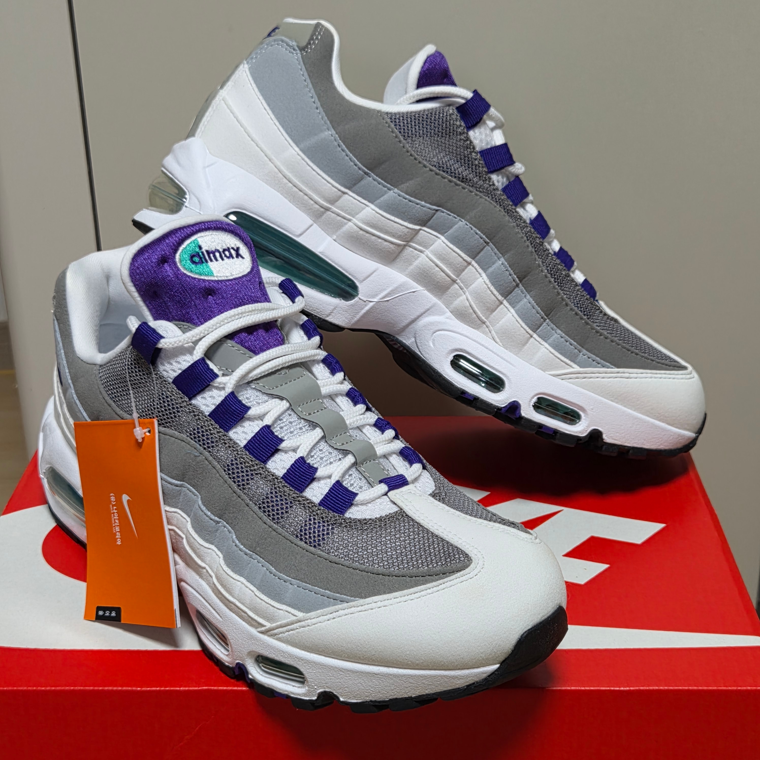 (W) Nike Air Max 95 White Emerald Green 착용 스타일