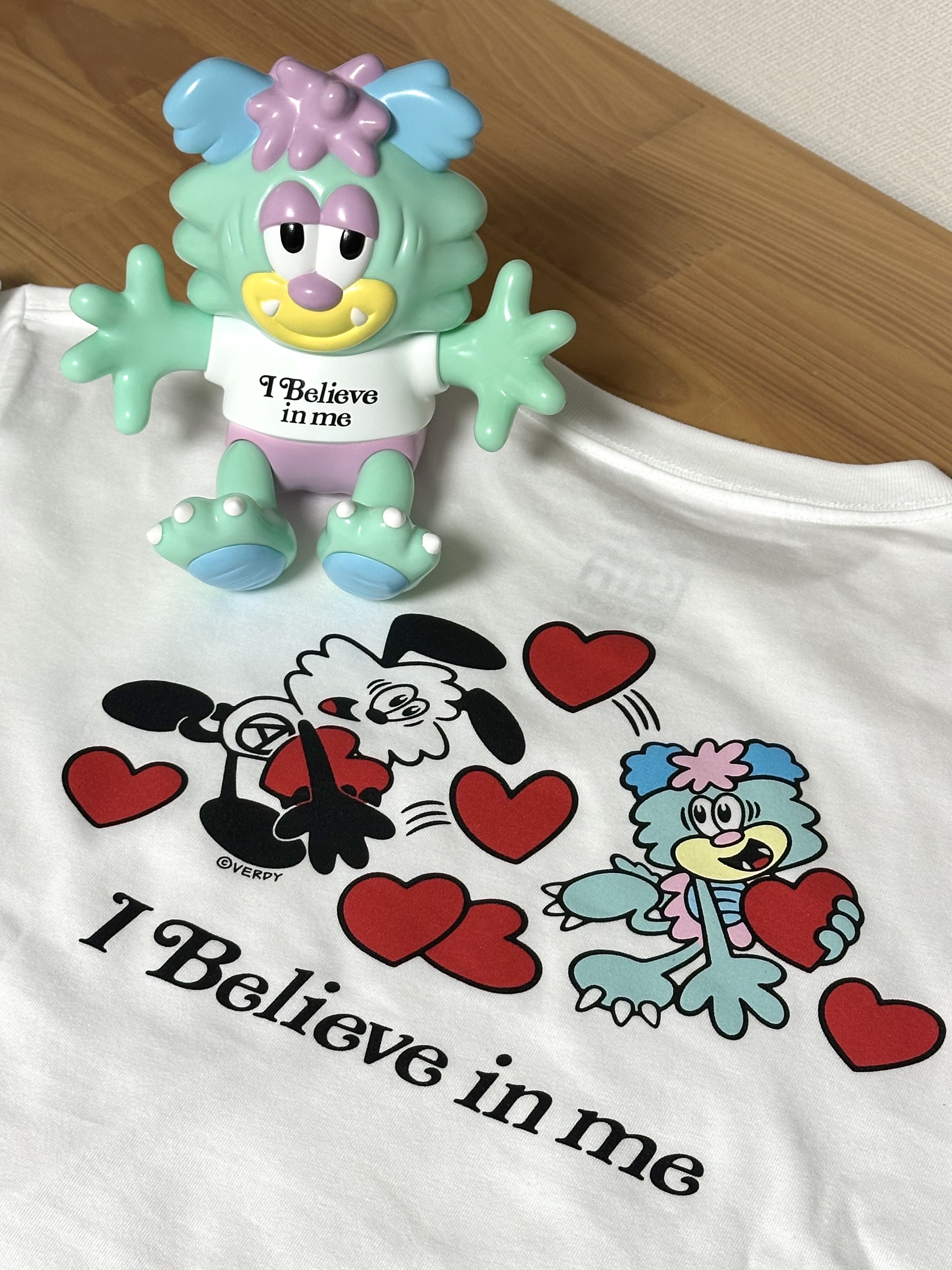 Verdy x Lotte Museum Verdy T-Shirt #2 White, Verdy x Lotte Museum Visty Figure 착용 스타일 - 1
