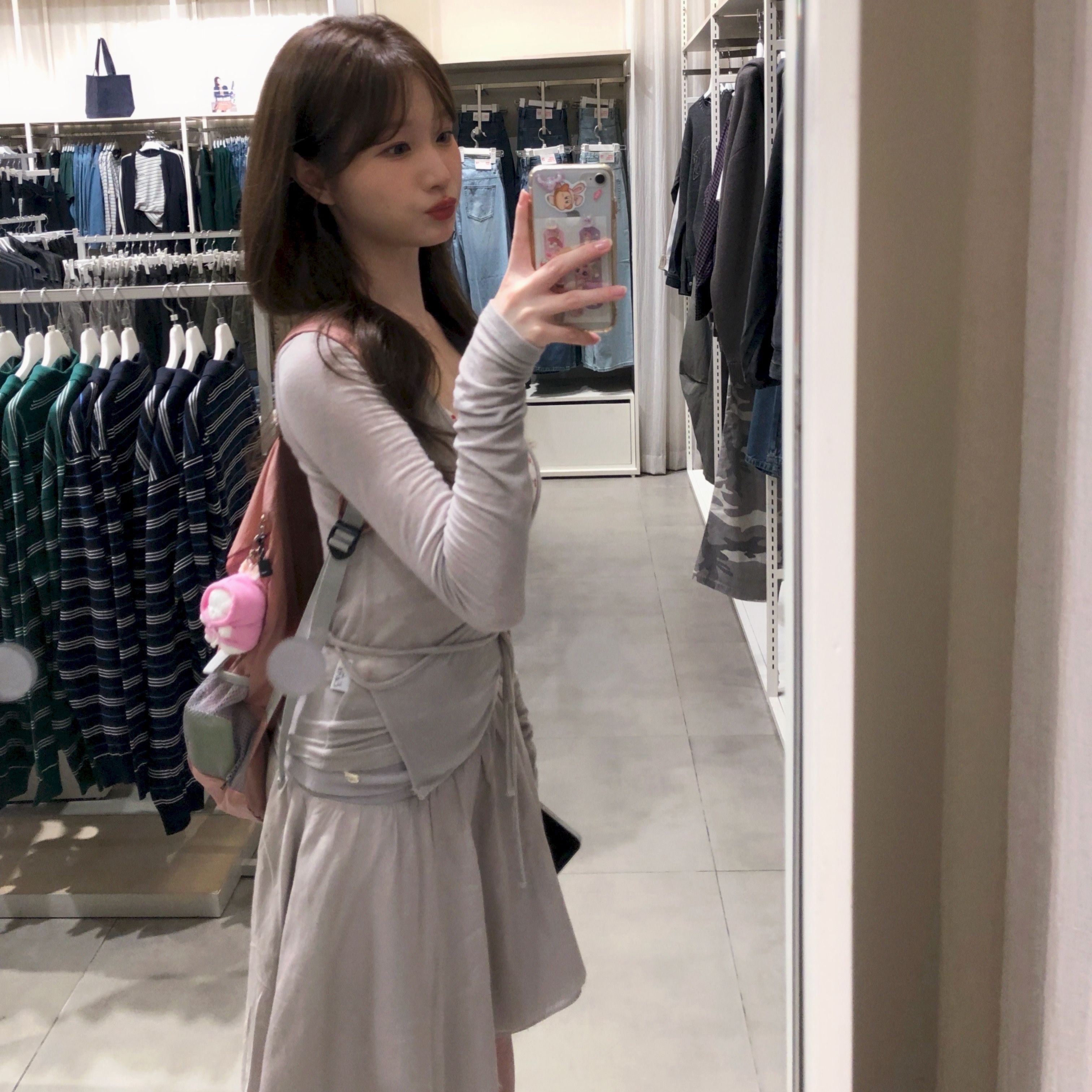 COYSEIO Double Shirring Skirt Grey, (W) Glowny G Classic Fitted T-Shirt White 착용 스타일 - 1