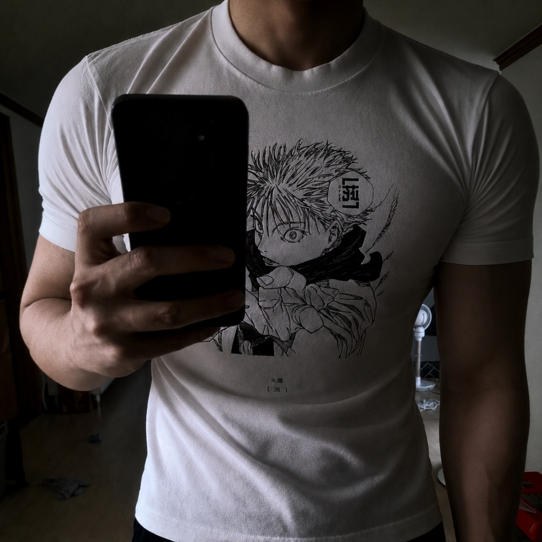 Uniqlo UT Shueisha 100th Anniversary Jujutsu Kaisen T-Shirt White 착용 스타일
